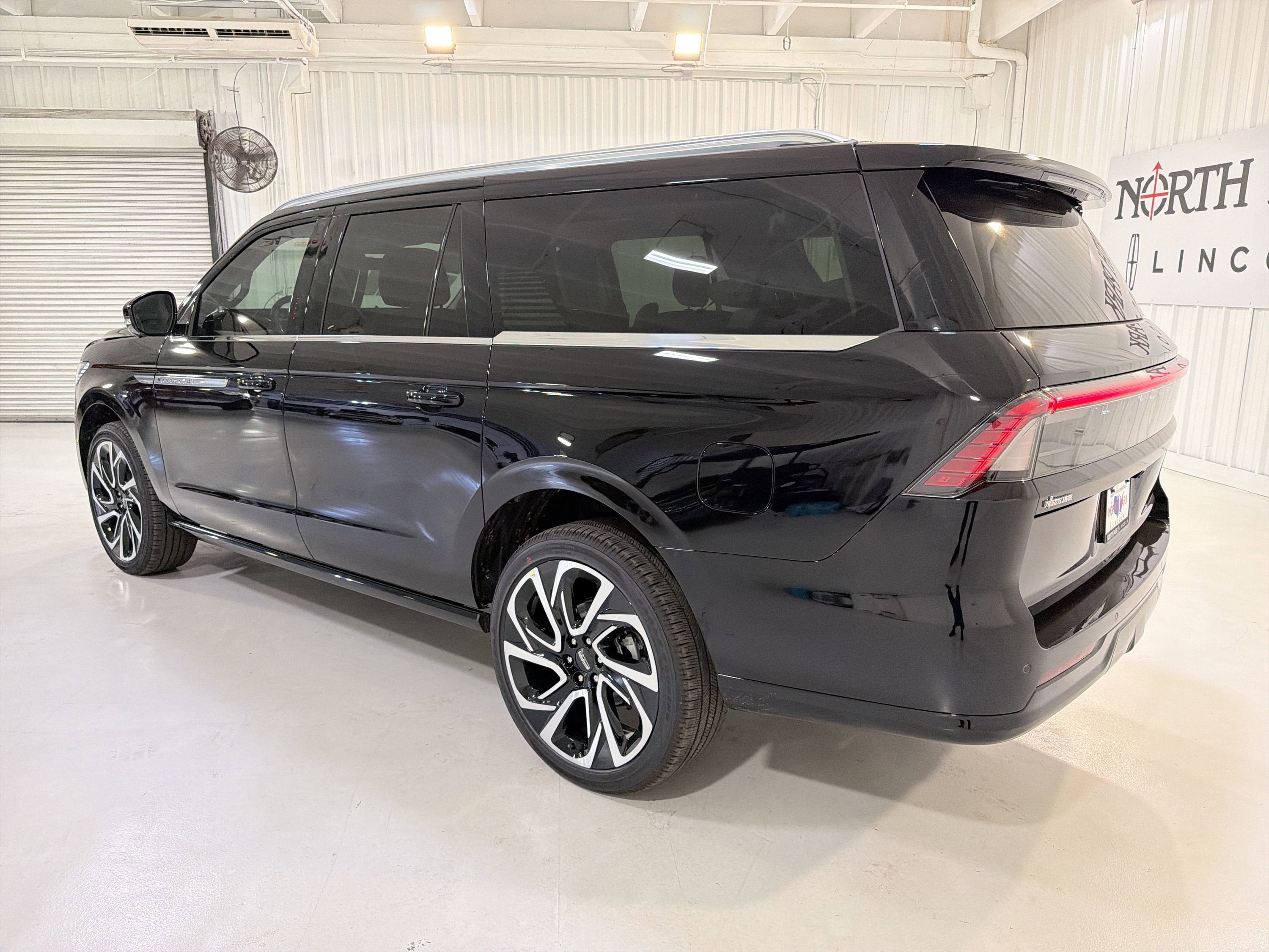 2026 Lincoln Navigator L Reserve