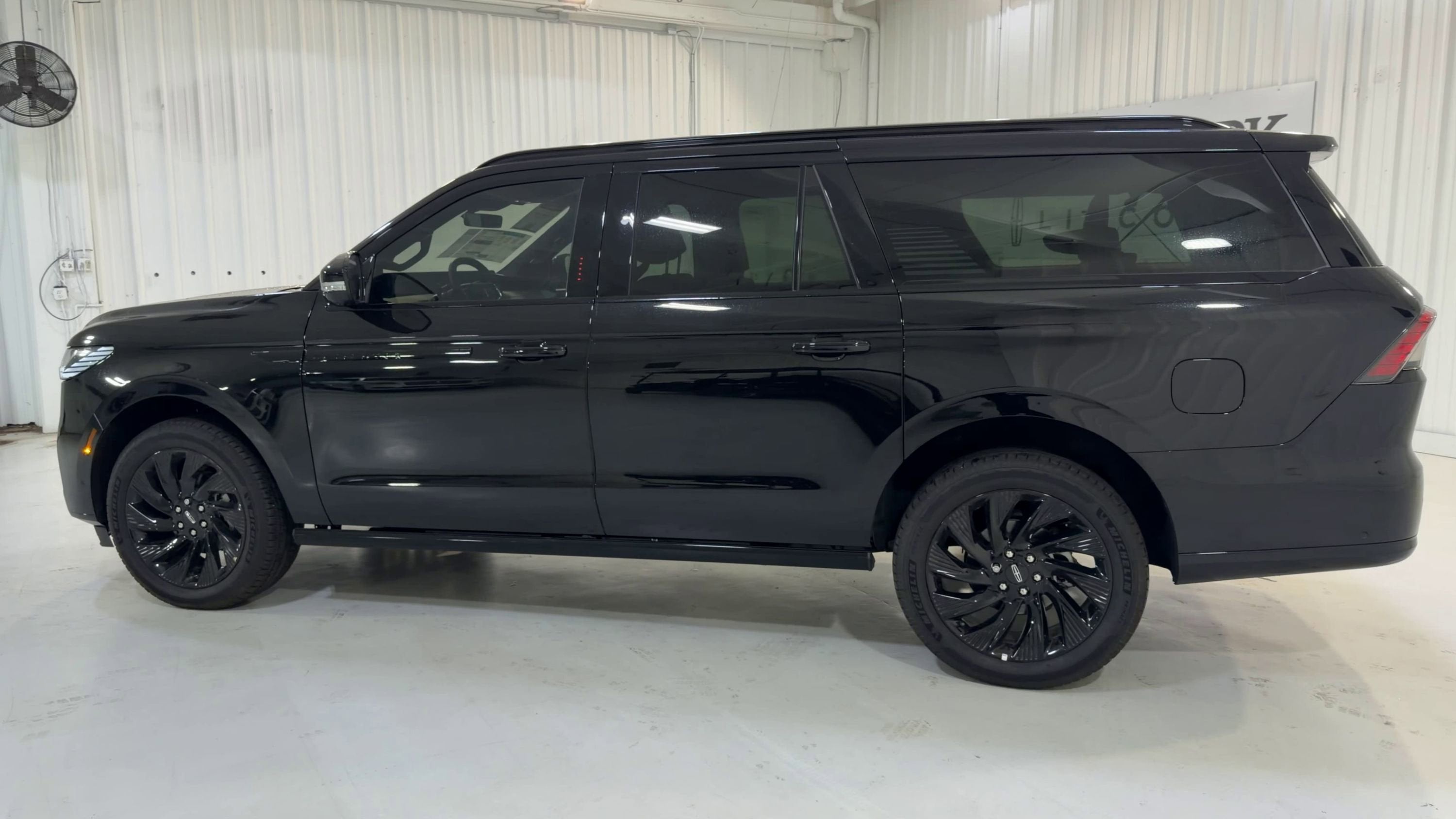 2025 Lincoln Navigator L Reserve