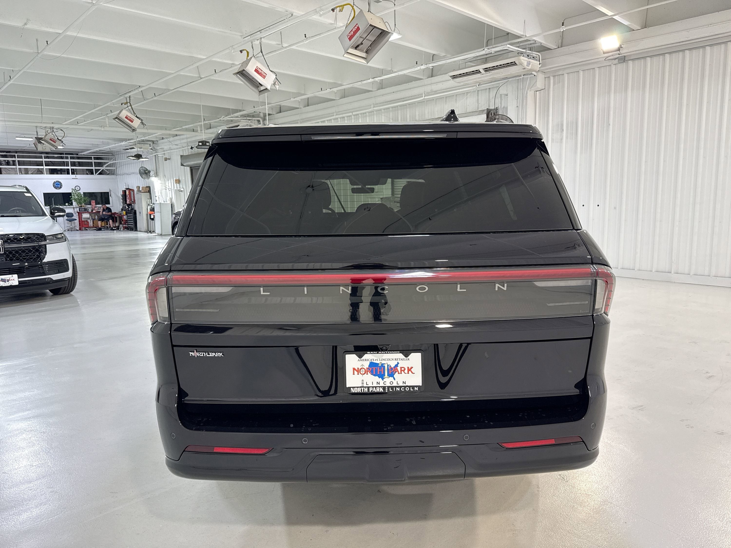 2025 Lincoln Navigator L Reserve
