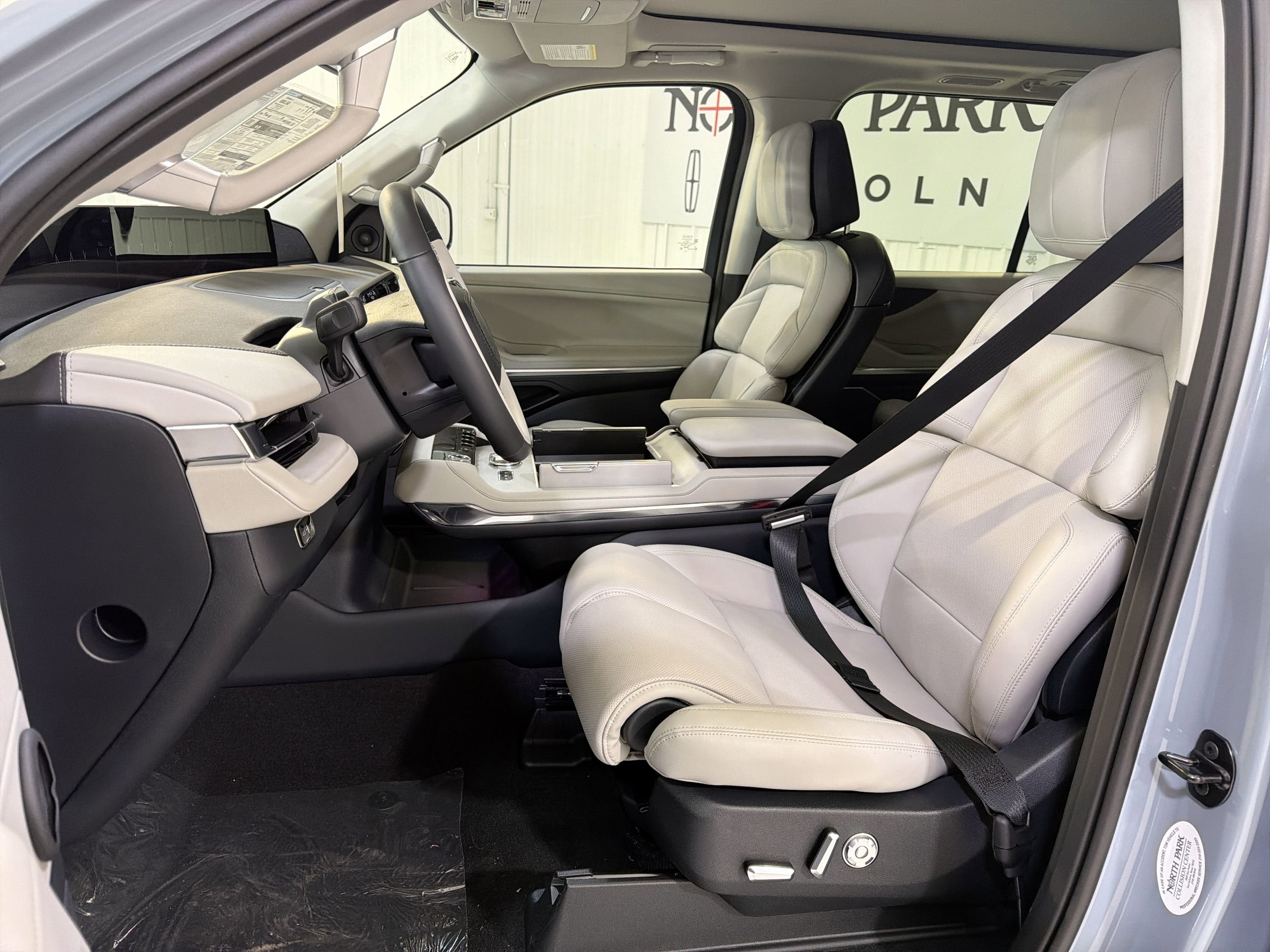 2026 Lincoln Navigator L Reserve