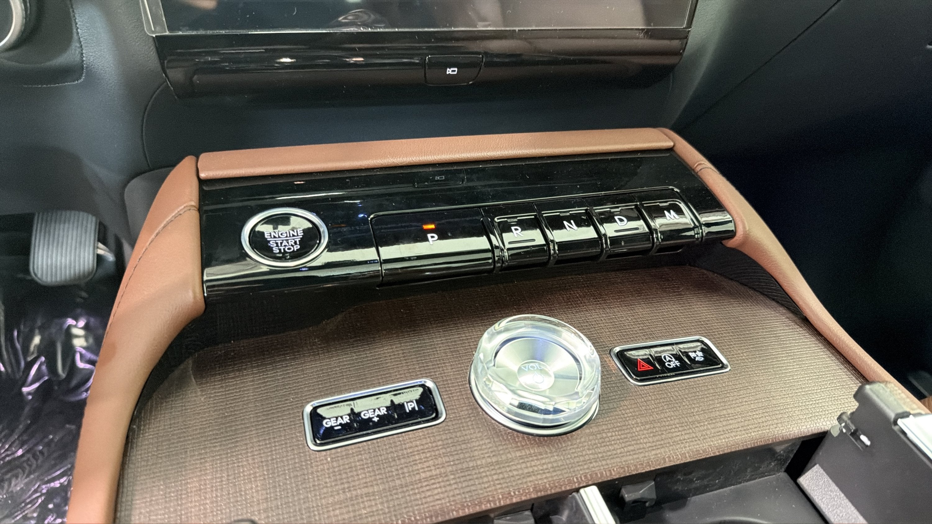 2027 Lincoln Navigator L Reserve