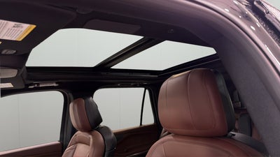 2027 Lincoln Navigator L Reserve