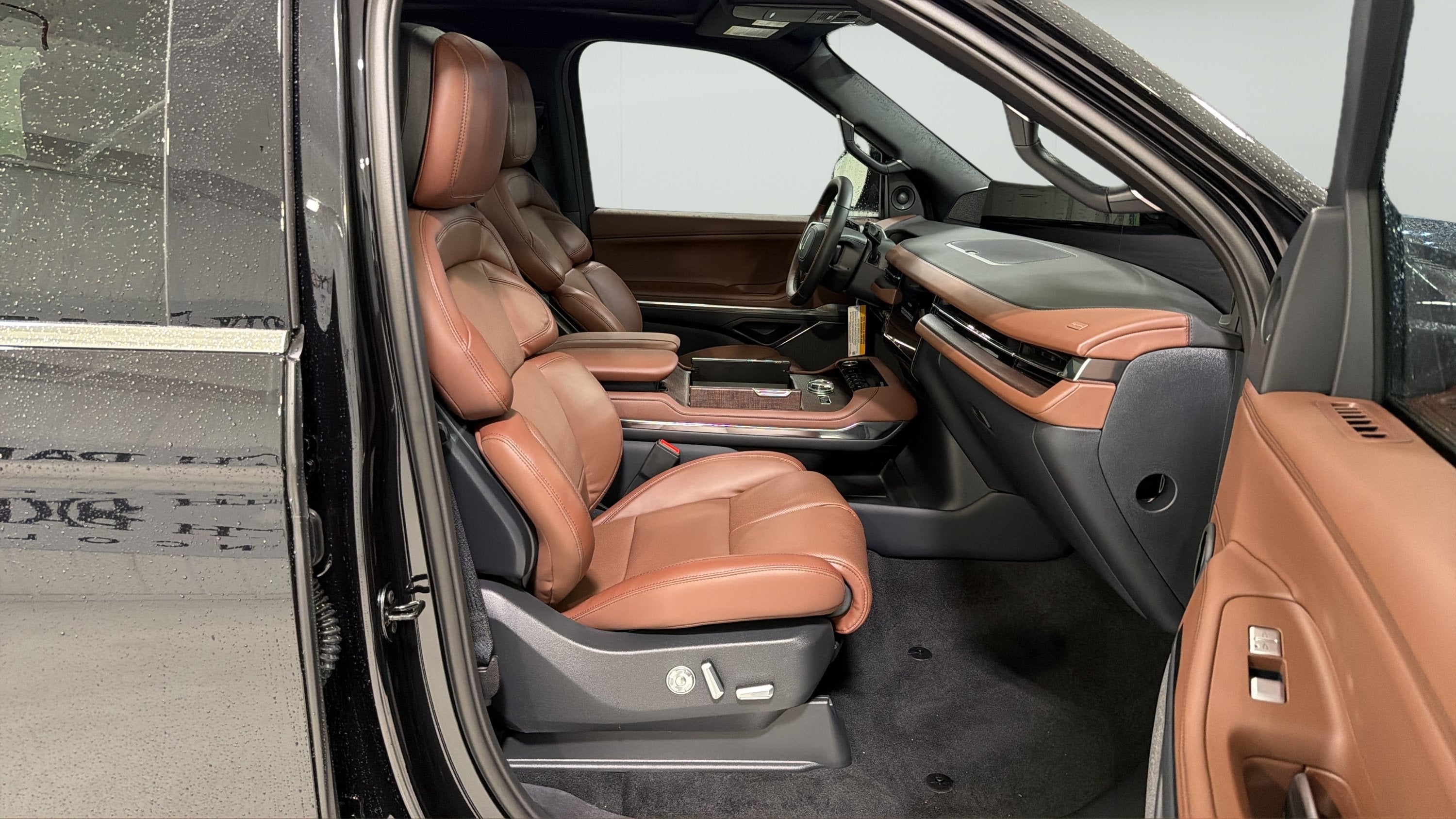 2027 Lincoln Navigator L Reserve