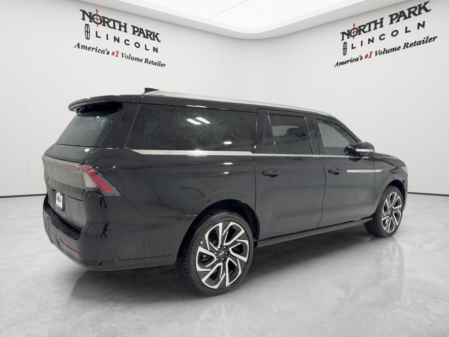 2027 Lincoln Navigator L Reserve