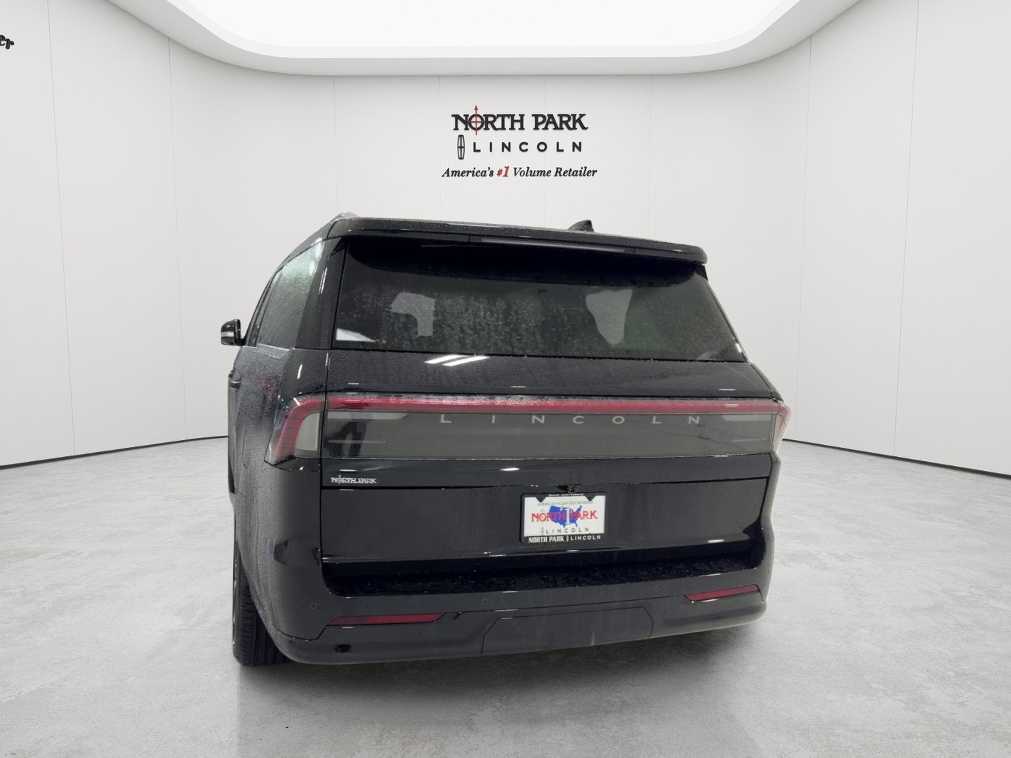 2027 Lincoln Navigator L Reserve