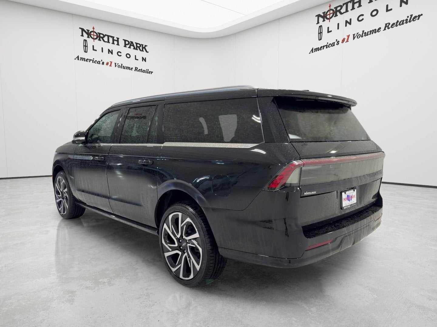 2027 Lincoln Navigator L Reserve