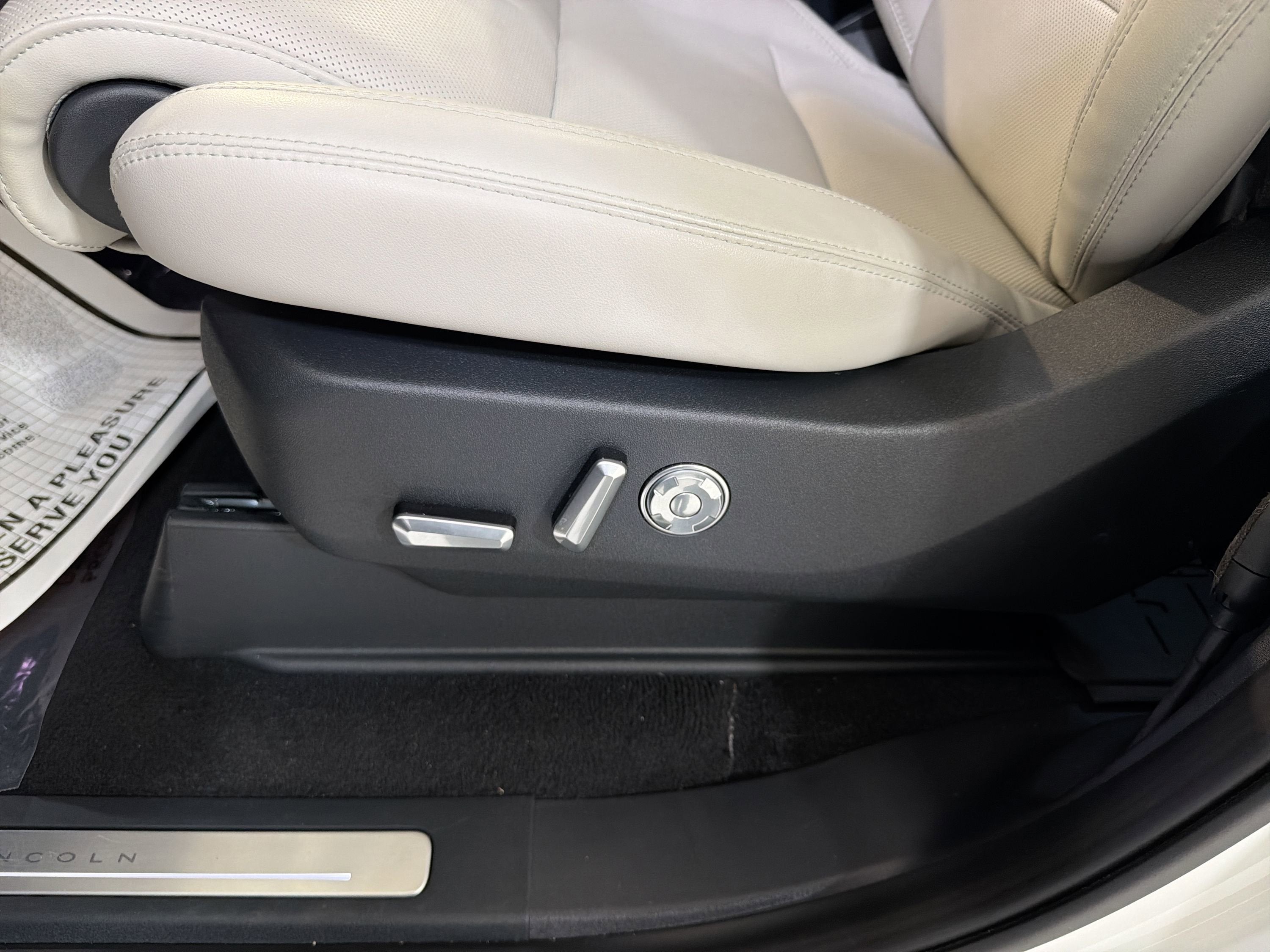 2025 Lincoln Navigator L Reserve