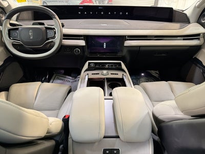2025 Lincoln Navigator L Reserve