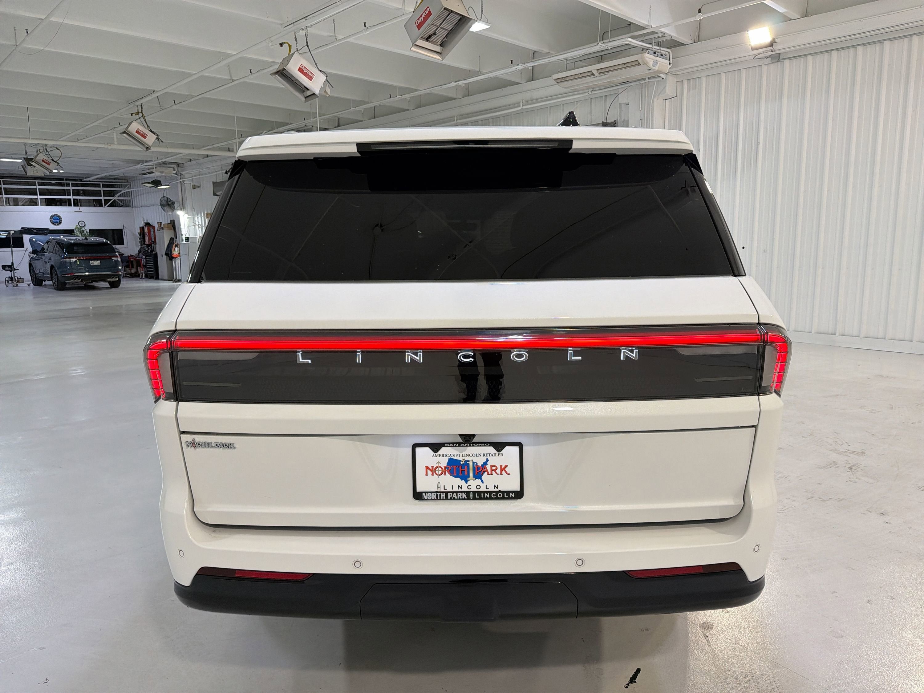 2025 Lincoln Navigator L Reserve