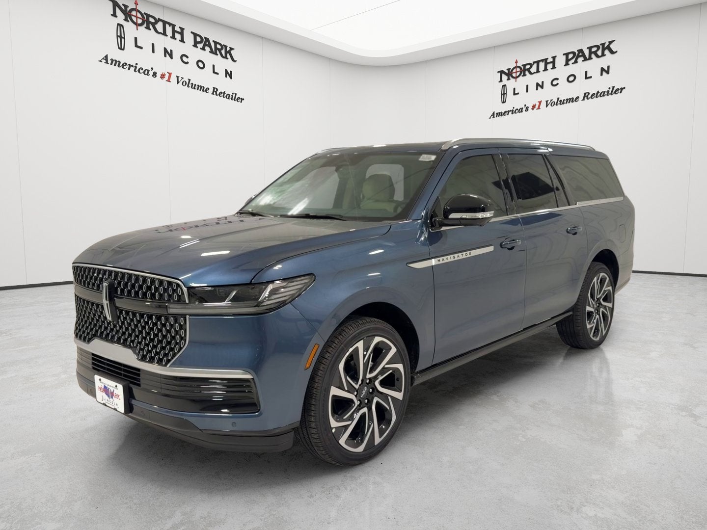 2027 Lincoln Navigator L Reserve