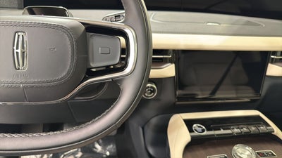 2027 Lincoln Navigator L Reserve