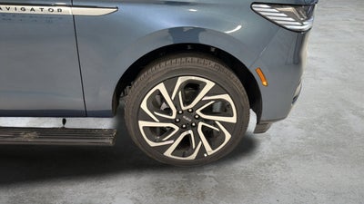 2027 Lincoln Navigator L Reserve