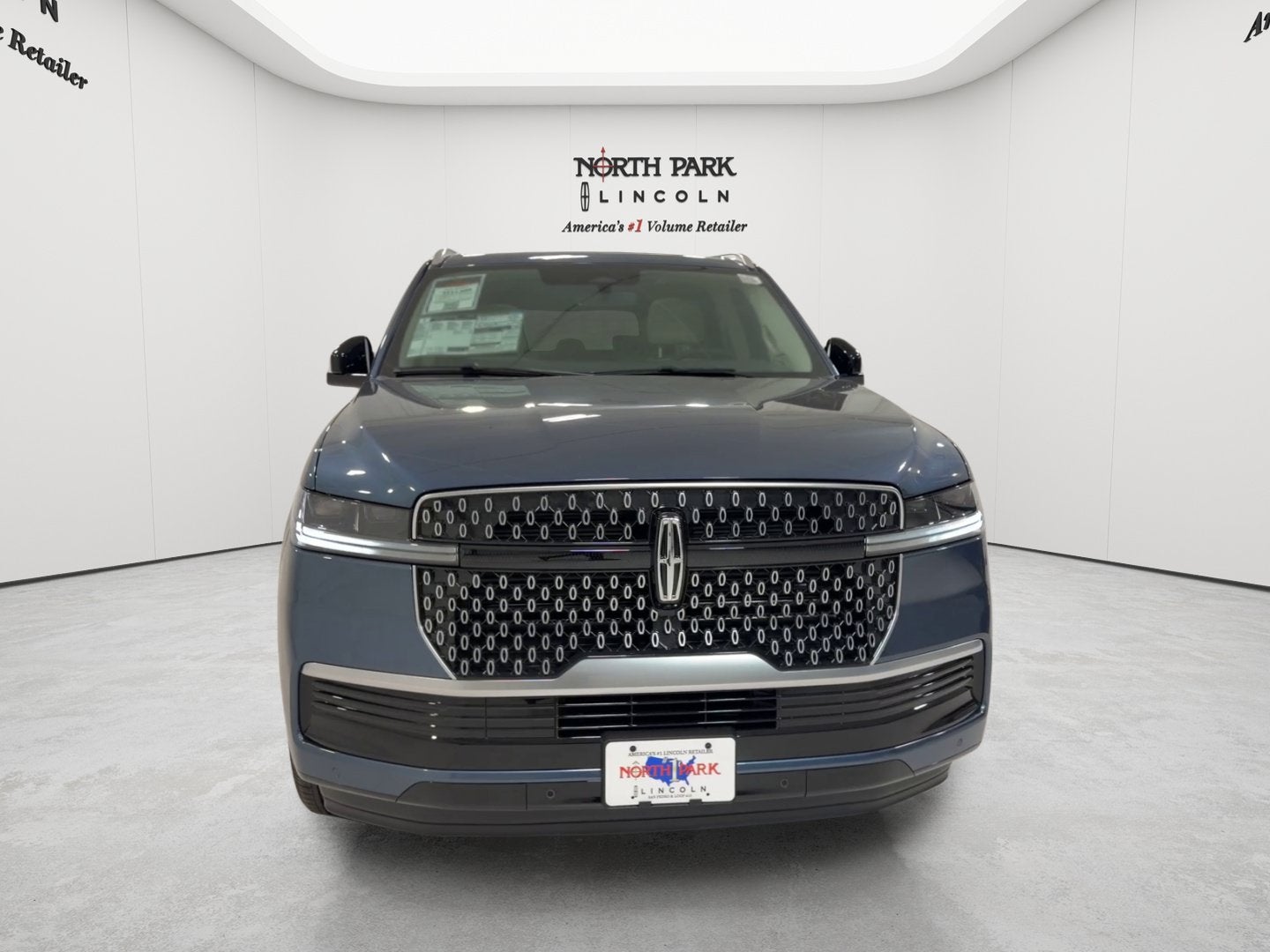 2027 Lincoln Navigator L Reserve