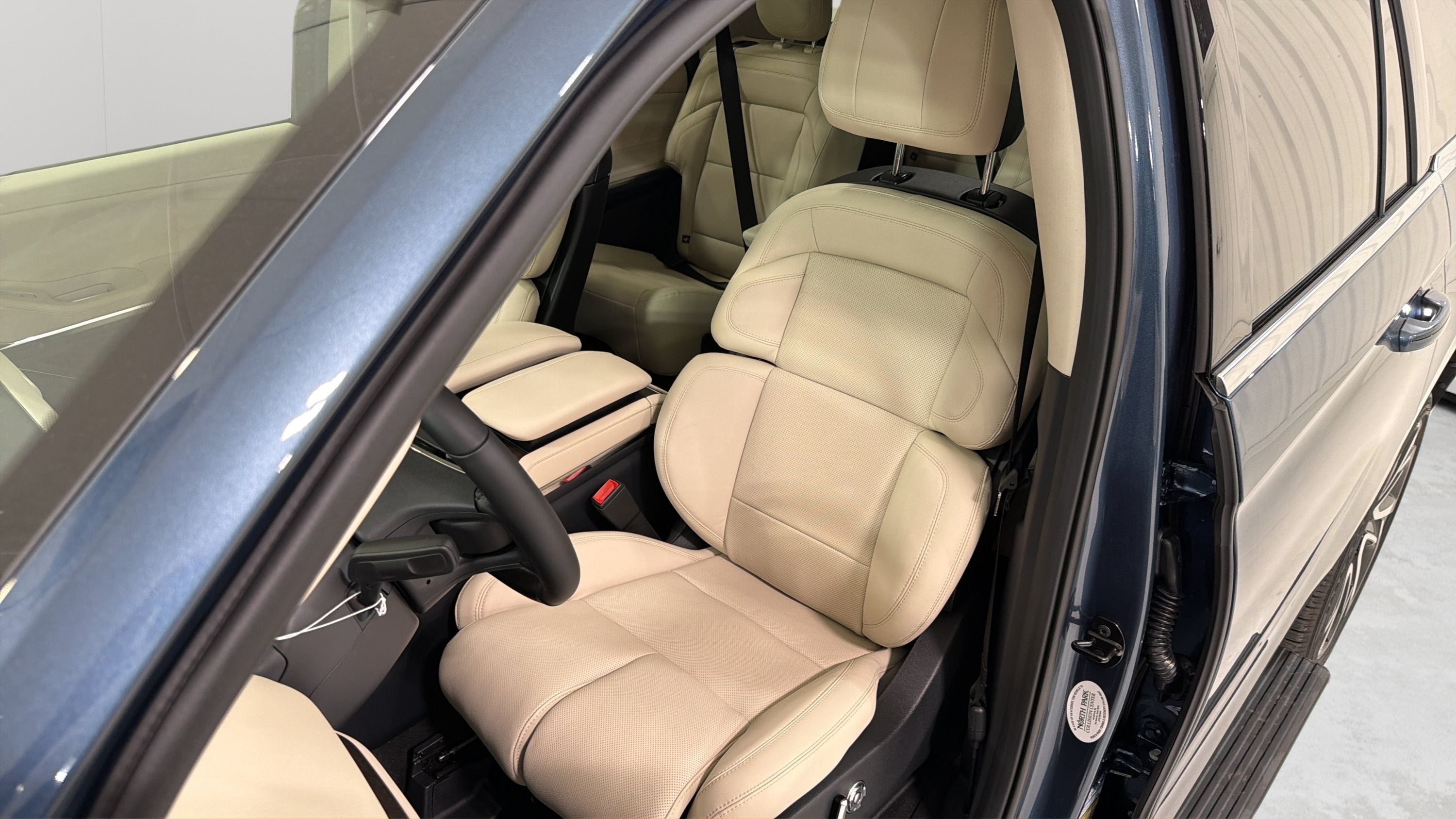 2027 Lincoln Navigator L Reserve