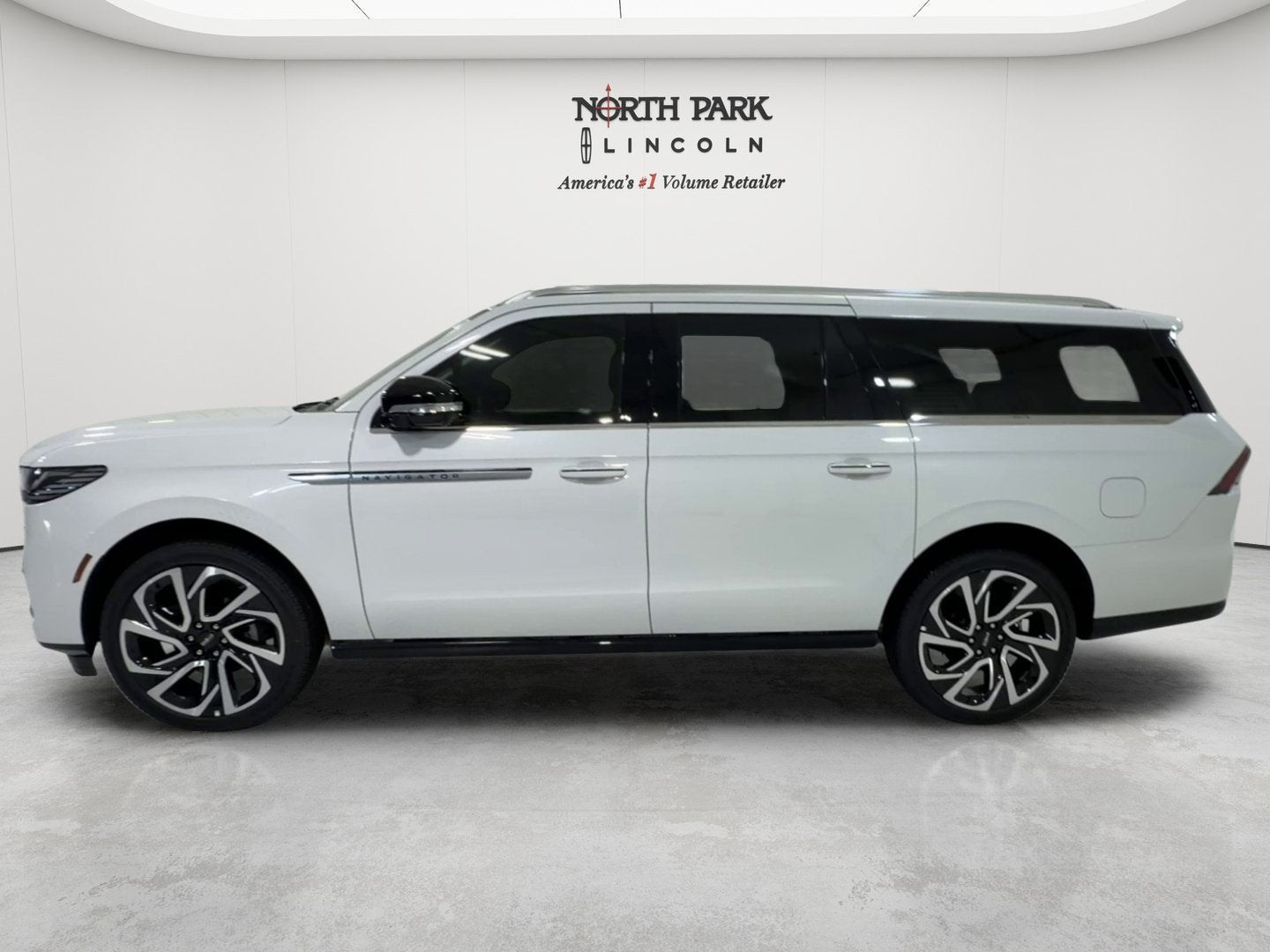 2027 Lincoln Navigator L Reserve