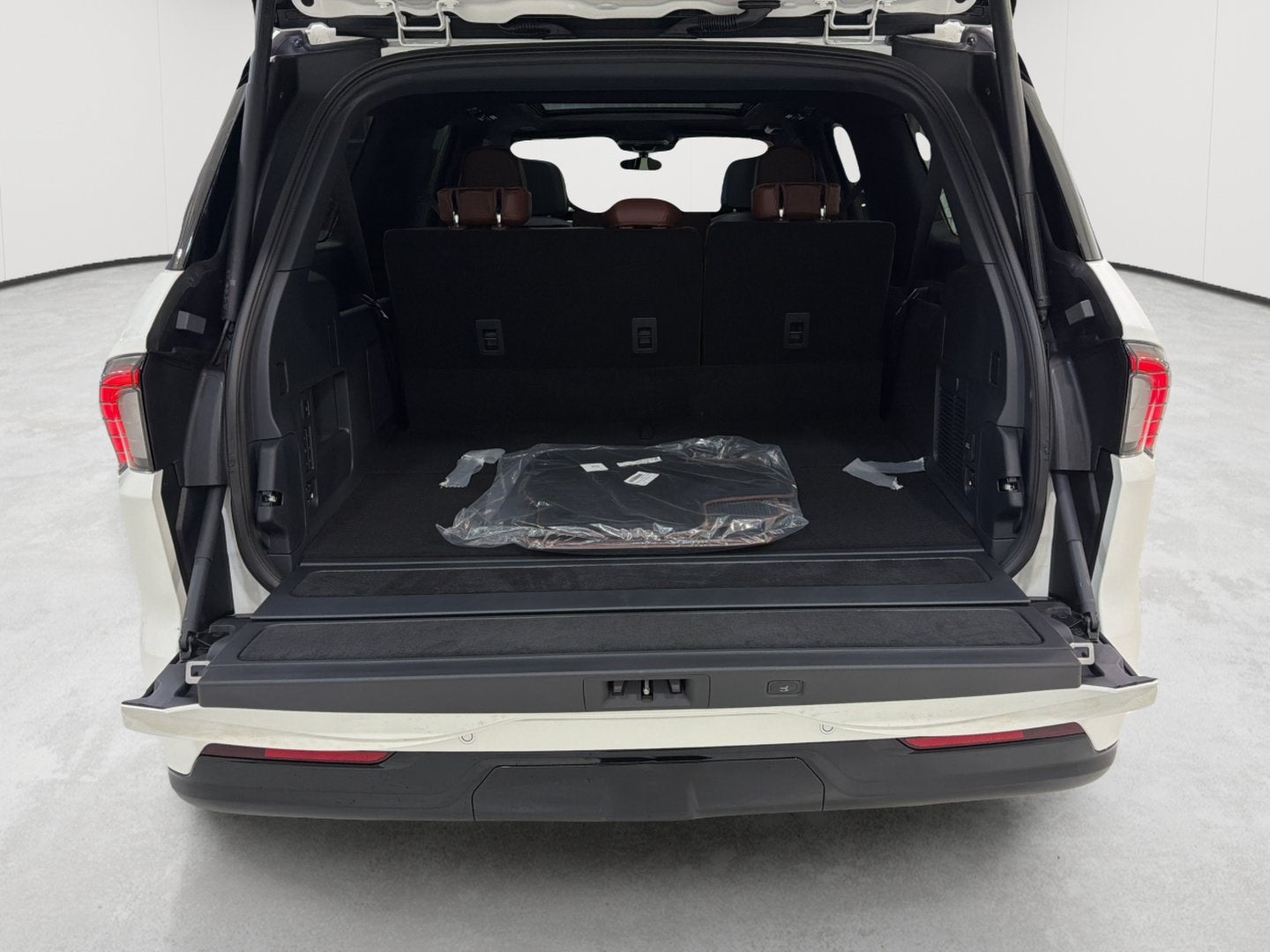 2027 Lincoln Navigator L Reserve