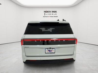 2027 Lincoln Navigator L Reserve