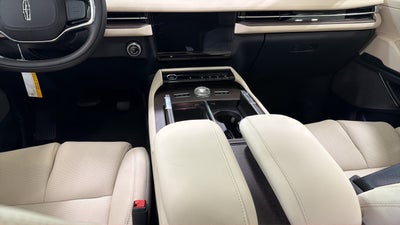 2027 Lincoln Navigator L Reserve