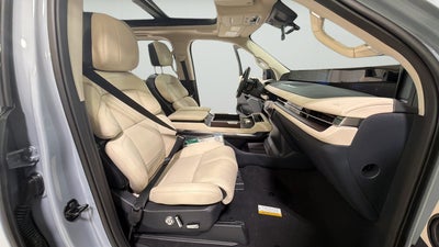 2027 Lincoln Navigator L Reserve