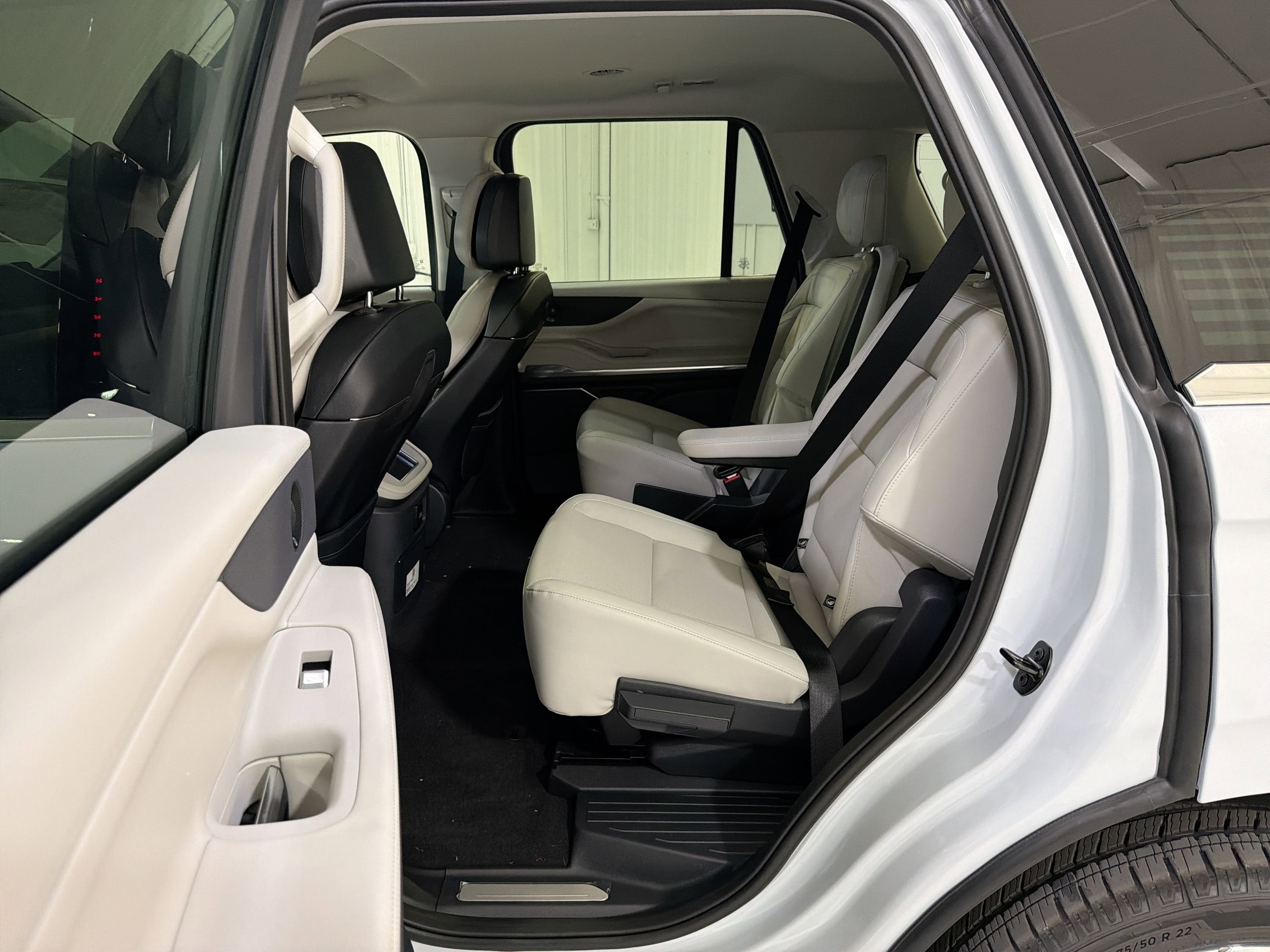 2026 Lincoln Navigator L Premiere