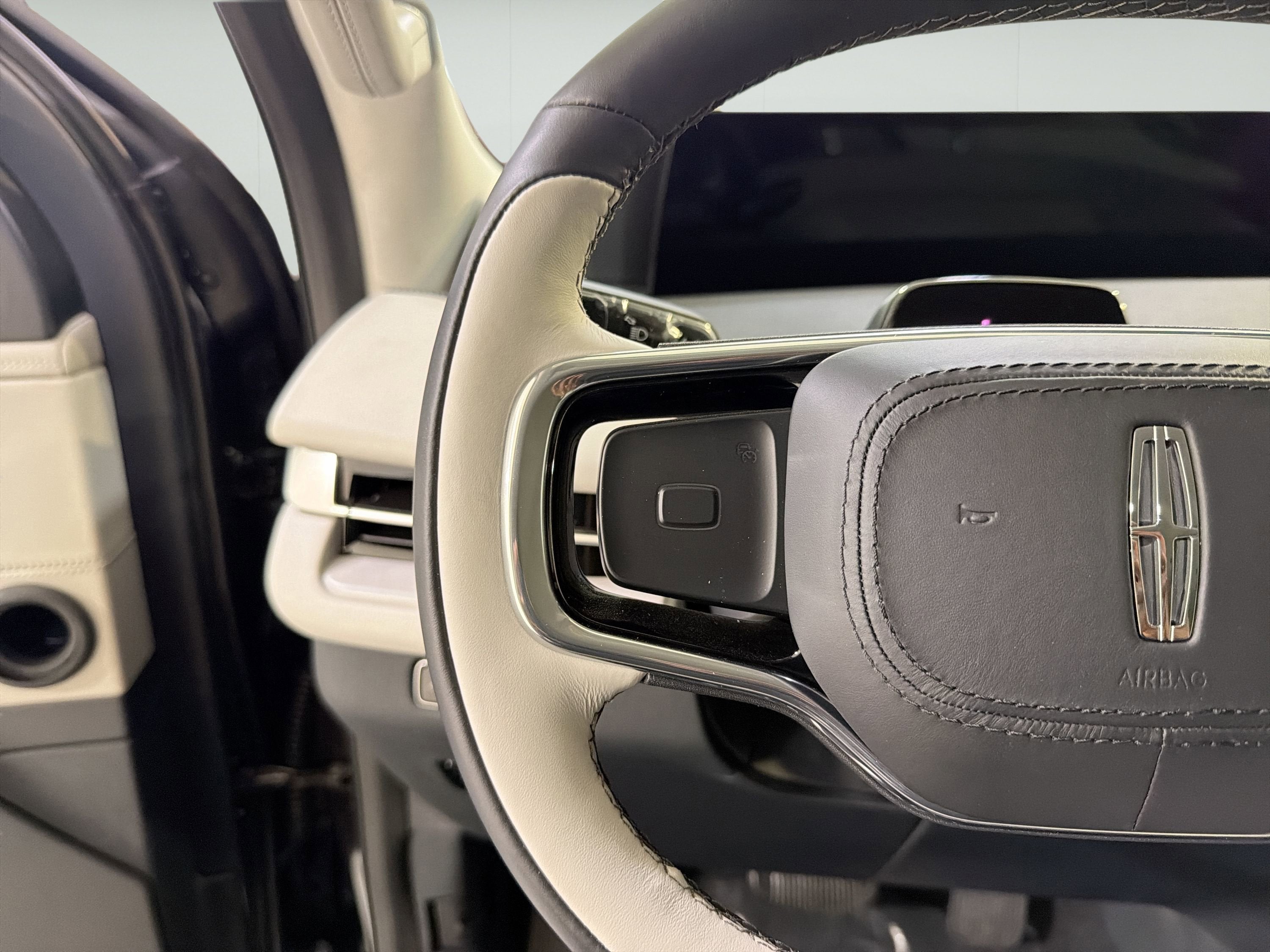 2026 Lincoln Navigator L Premiere