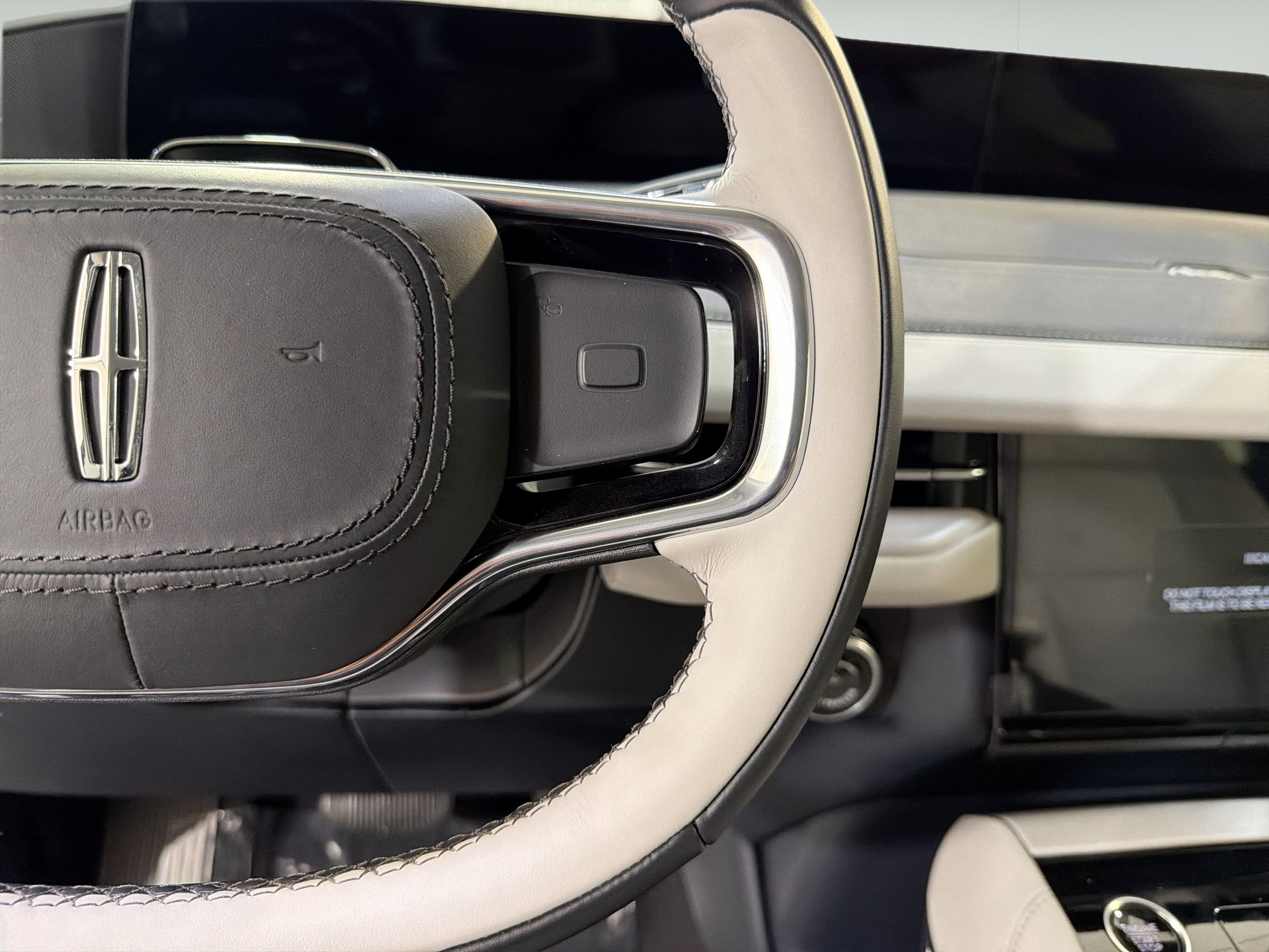 2026 Lincoln Navigator L Premiere