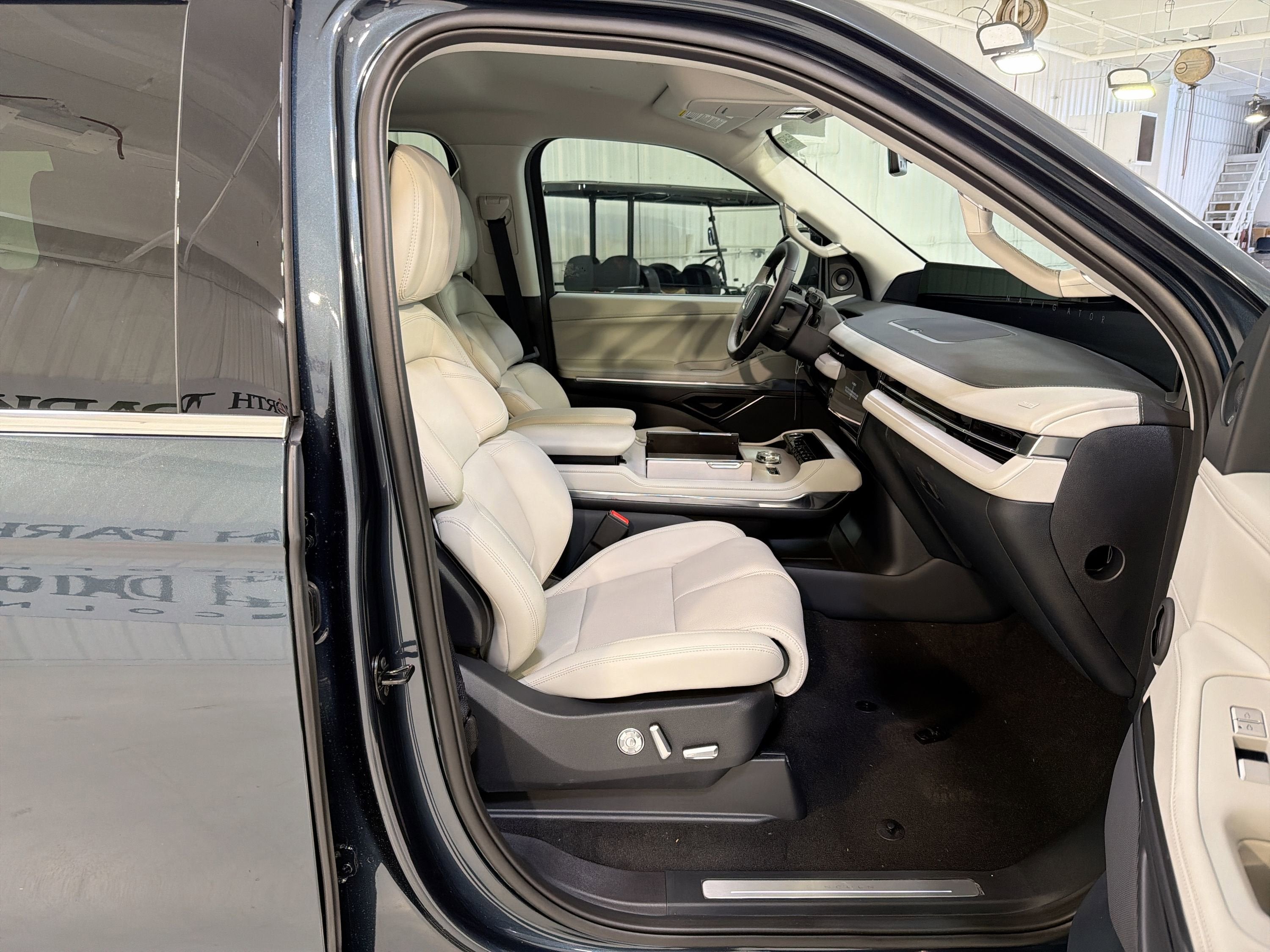 2026 Lincoln Navigator L Premiere