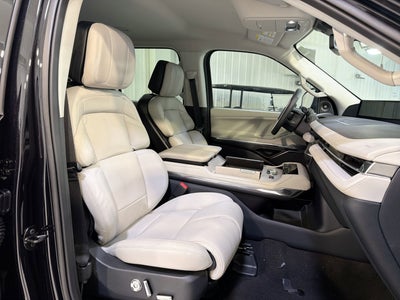 2026 Lincoln Navigator L Premiere