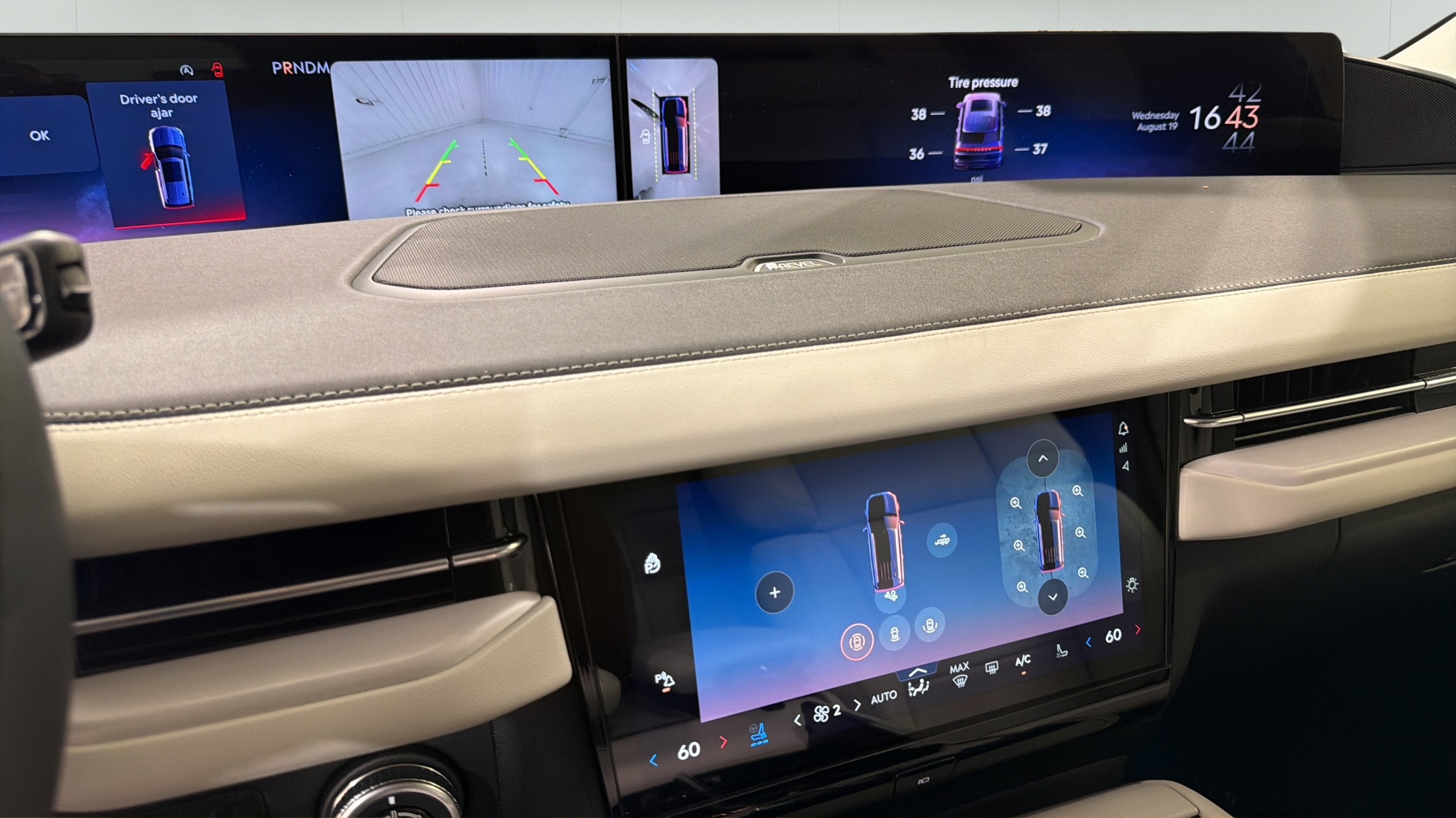 2026 Lincoln Navigator L Premiere