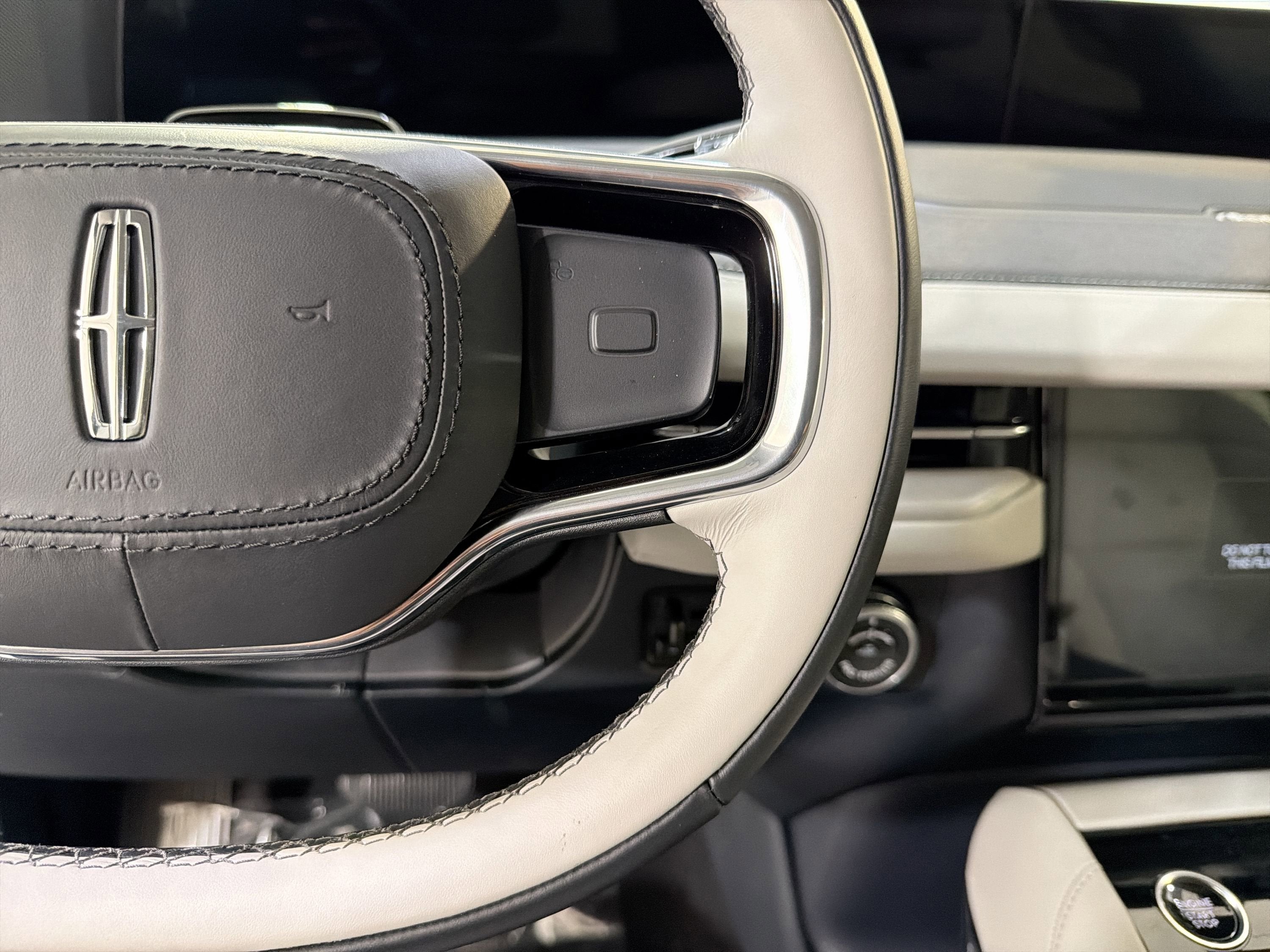 2026 Lincoln Navigator L Premiere
