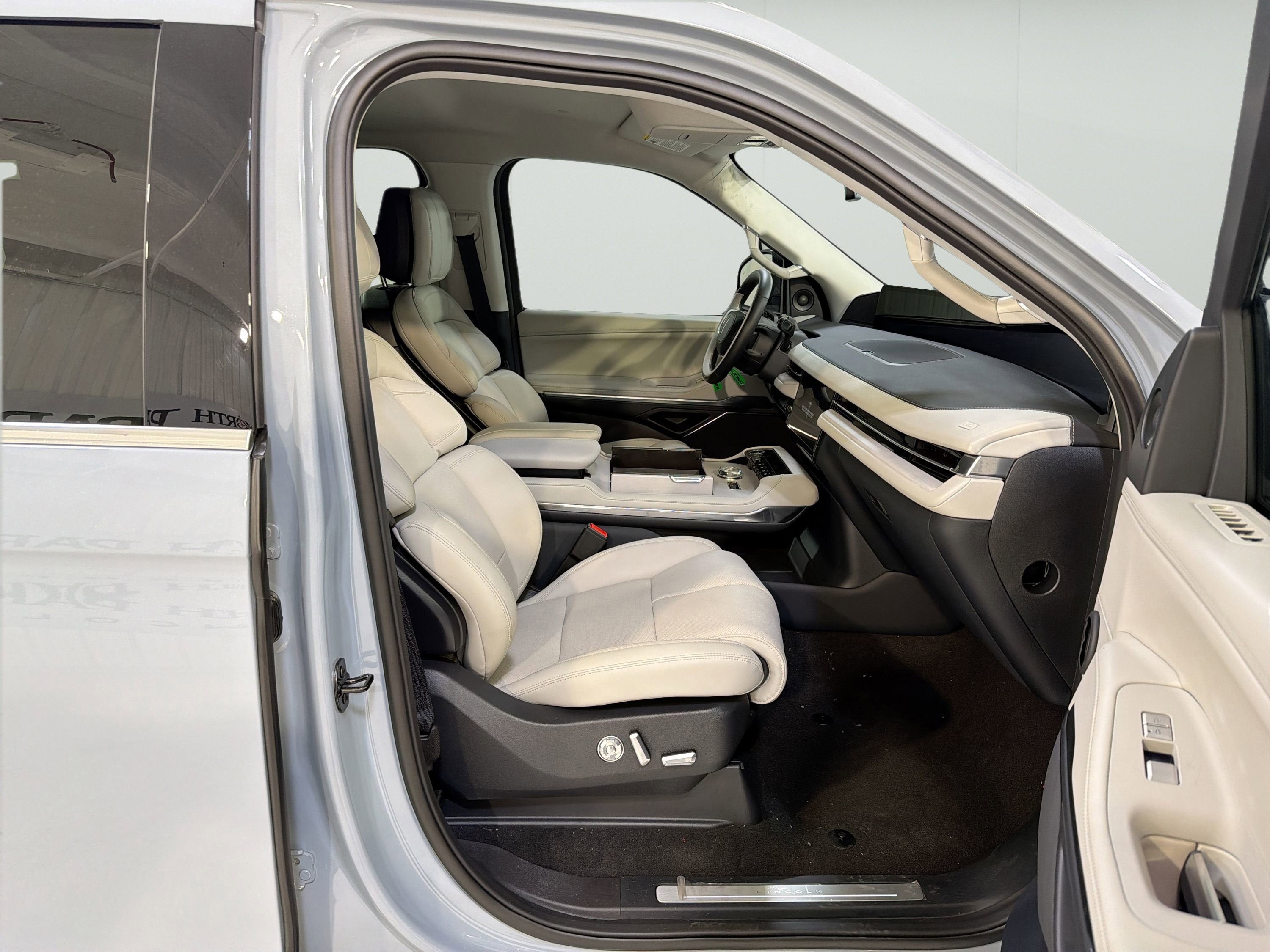 2026 Lincoln Navigator L Premiere