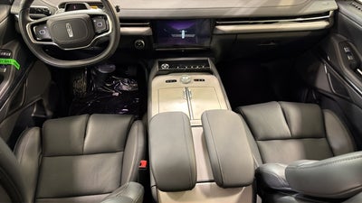 2027 Lincoln Navigator L Premiere