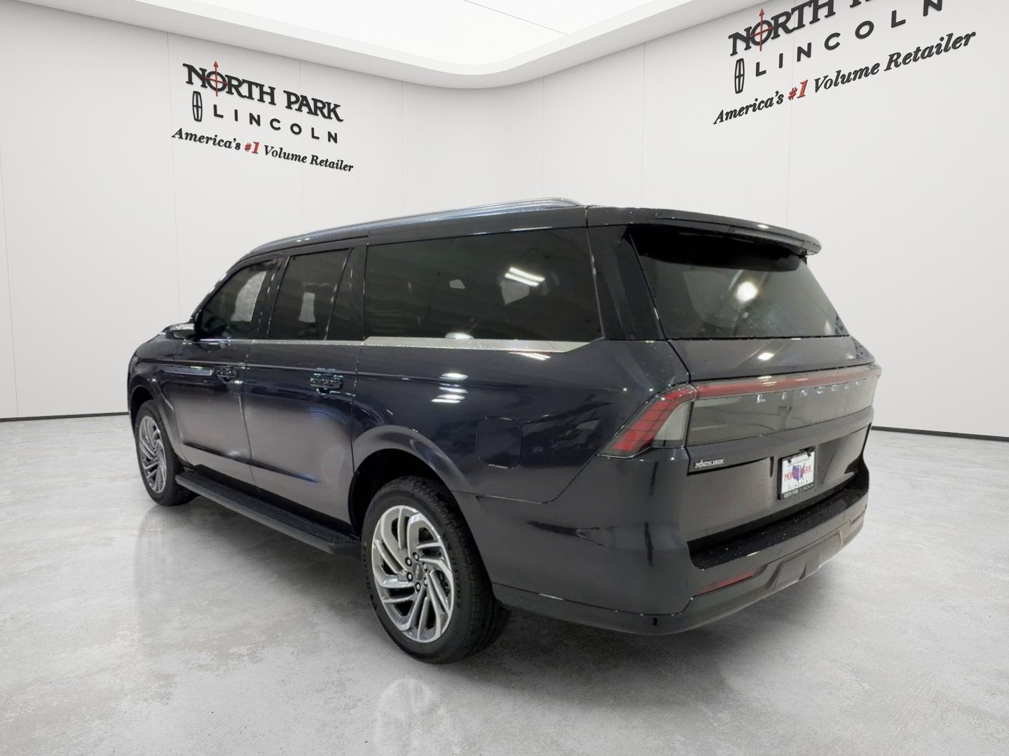2027 Lincoln Navigator L Premiere
