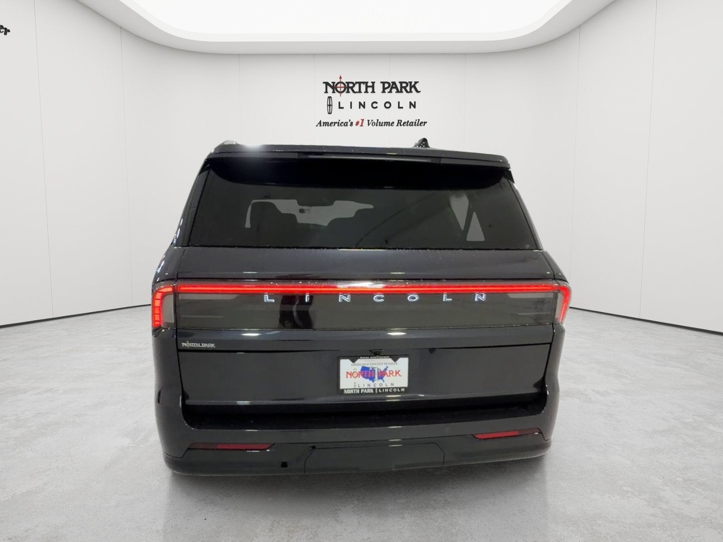 2027 Lincoln Navigator L Premiere