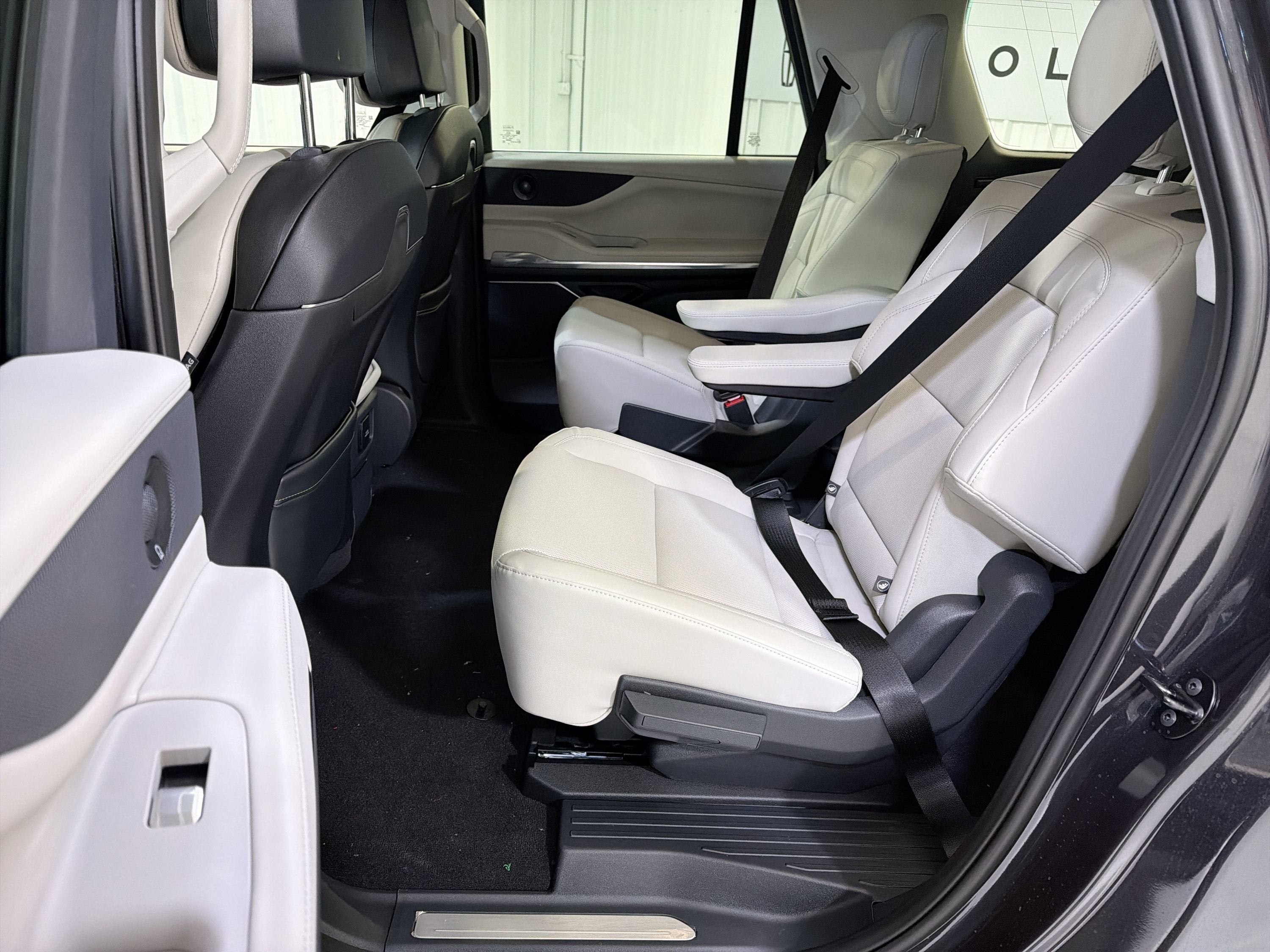 2026 Lincoln Navigator L Premiere