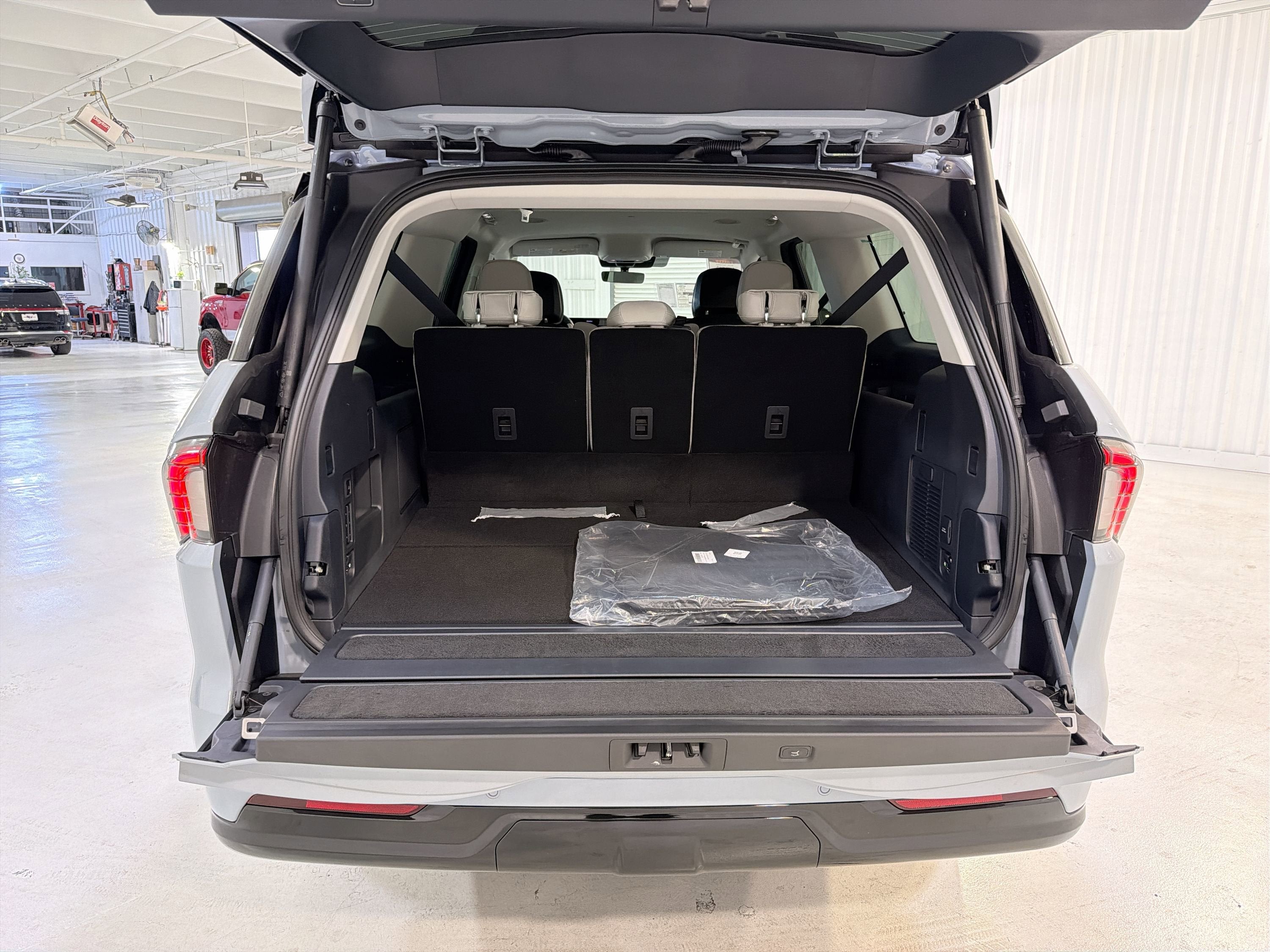 2026 Lincoln Navigator L Premiere