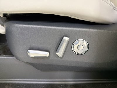 2026 Lincoln Navigator L Premiere