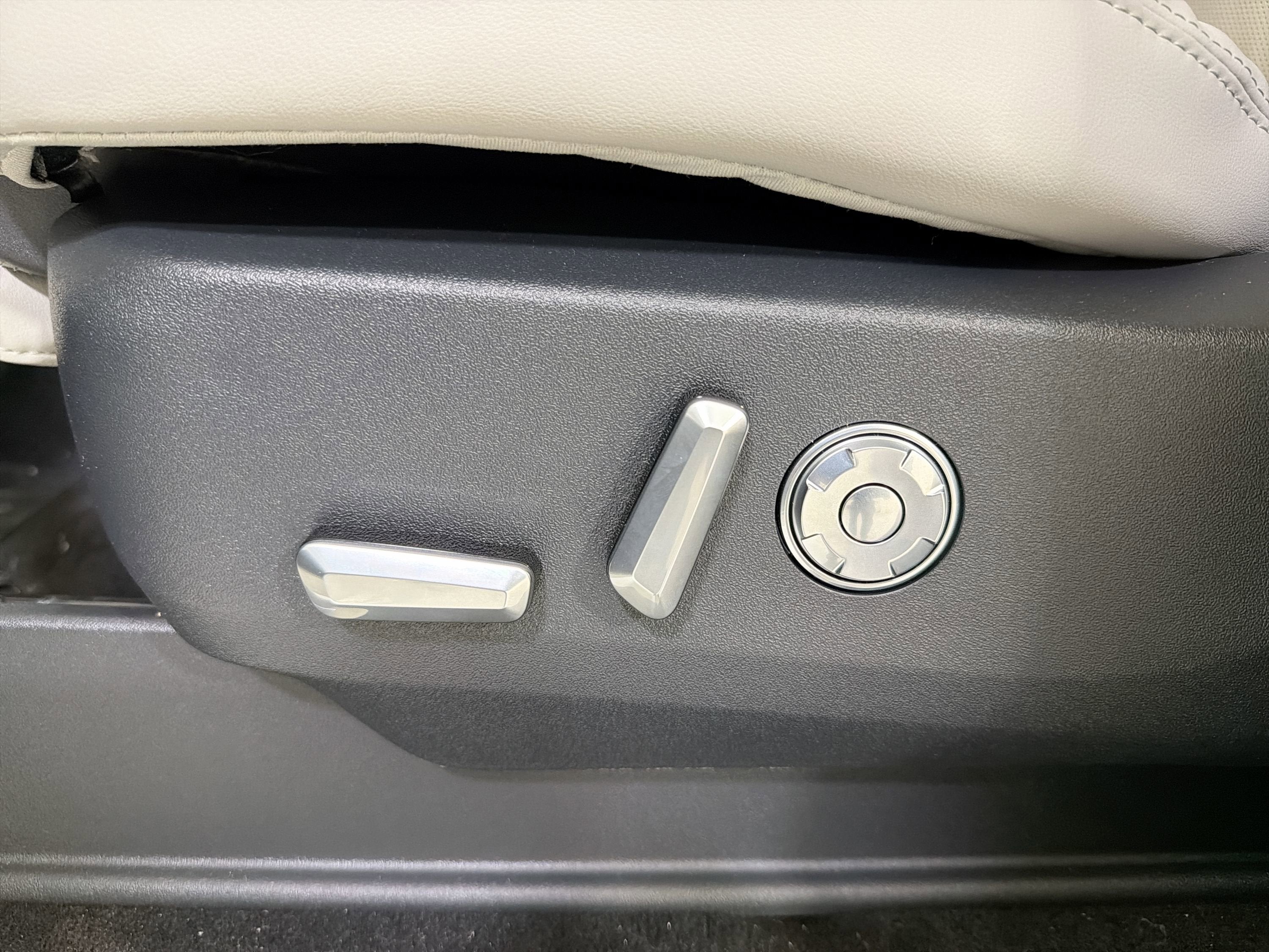 2026 Lincoln Navigator L Premiere