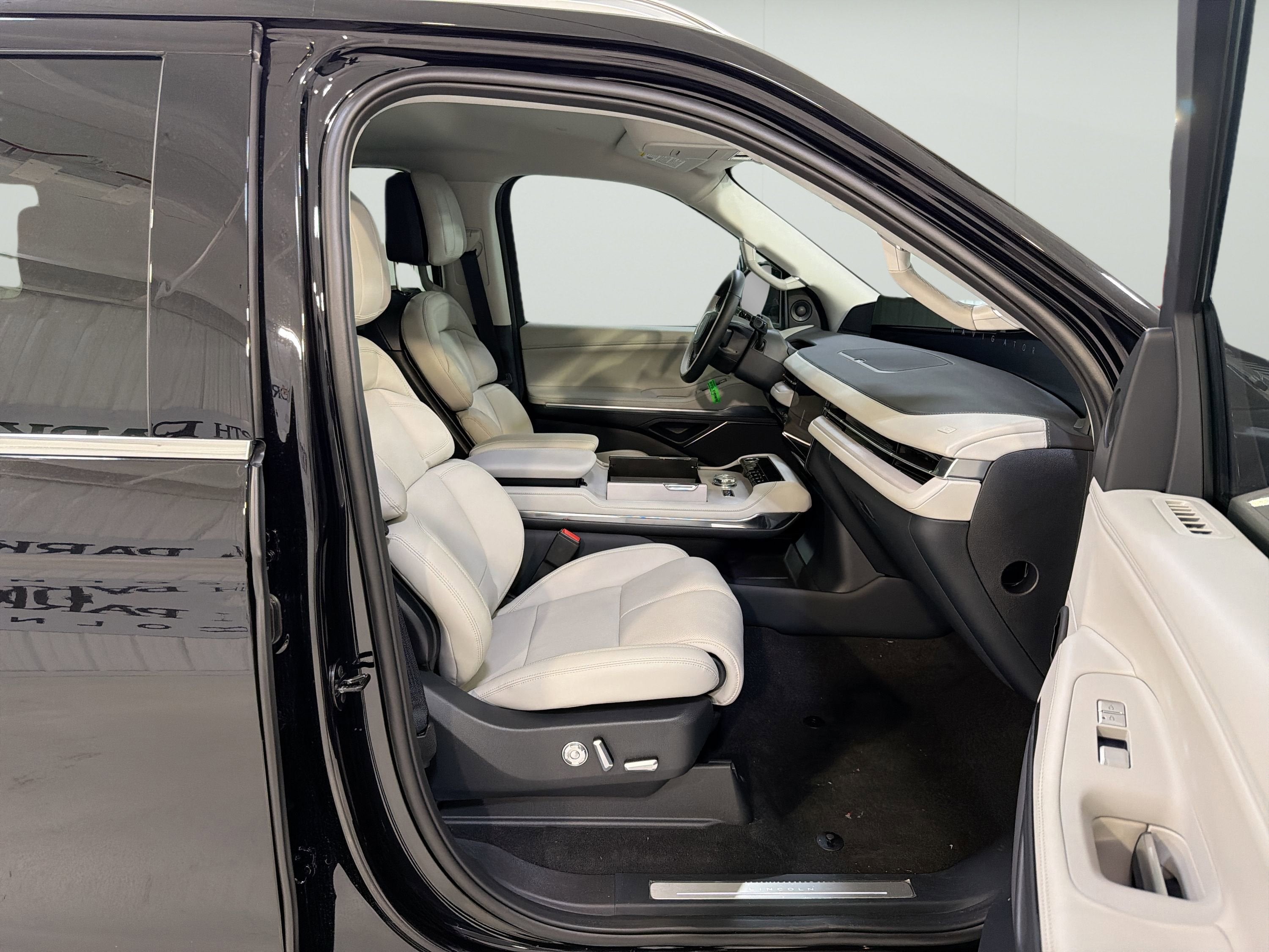 2026 Lincoln Navigator L Premiere