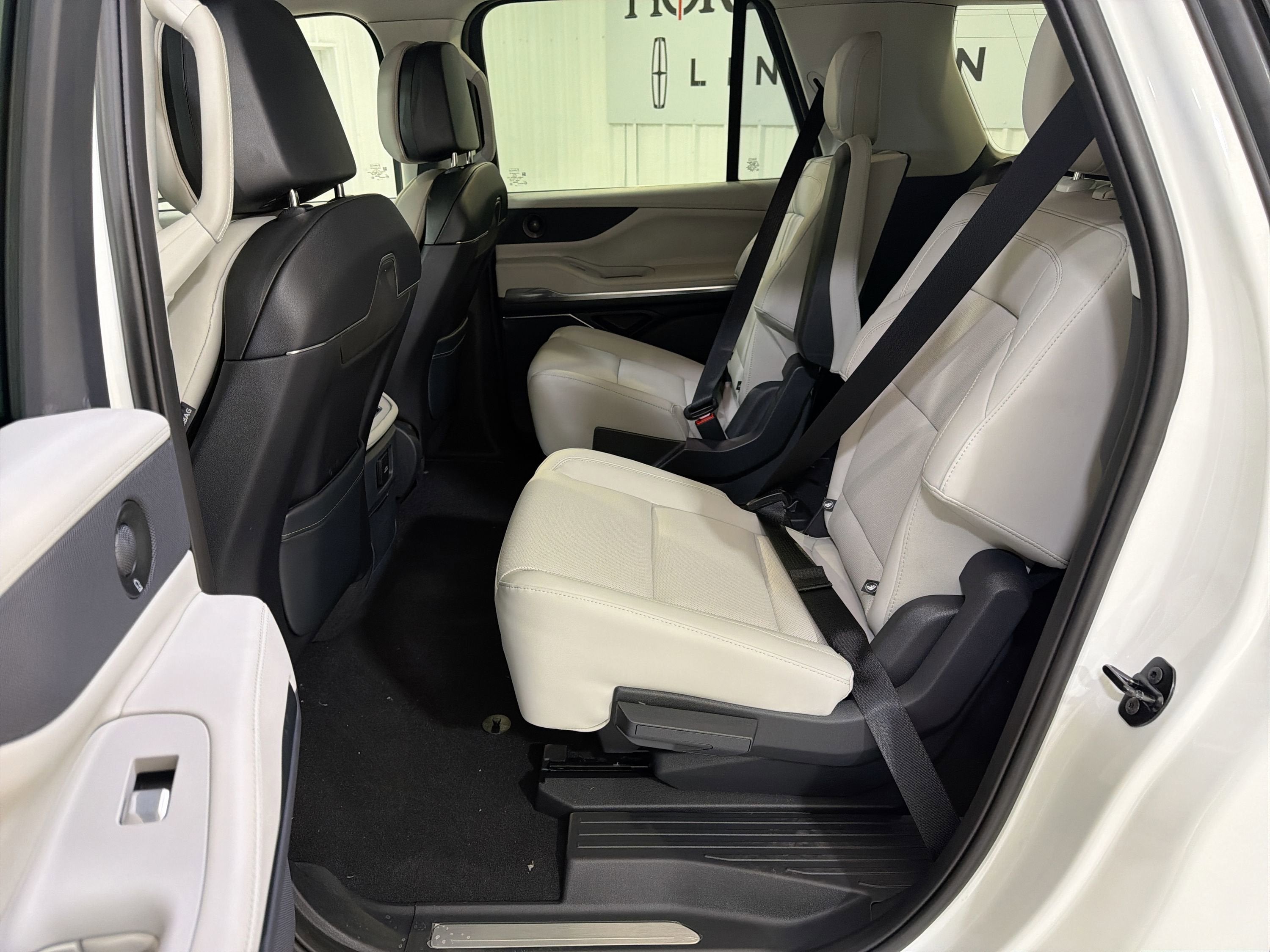 2026 Lincoln Navigator L Premiere