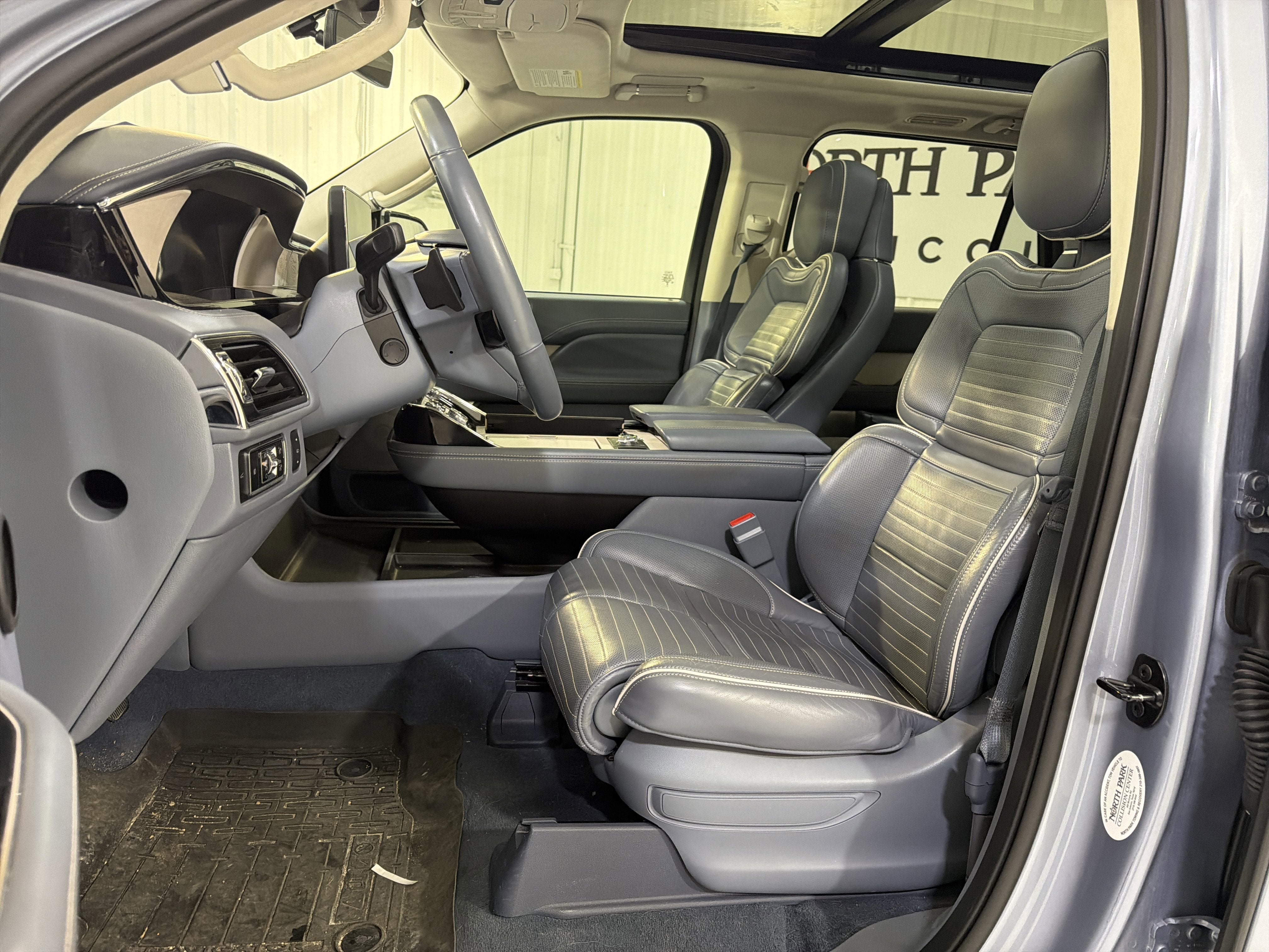 2024 Lincoln Navigator L Black Label