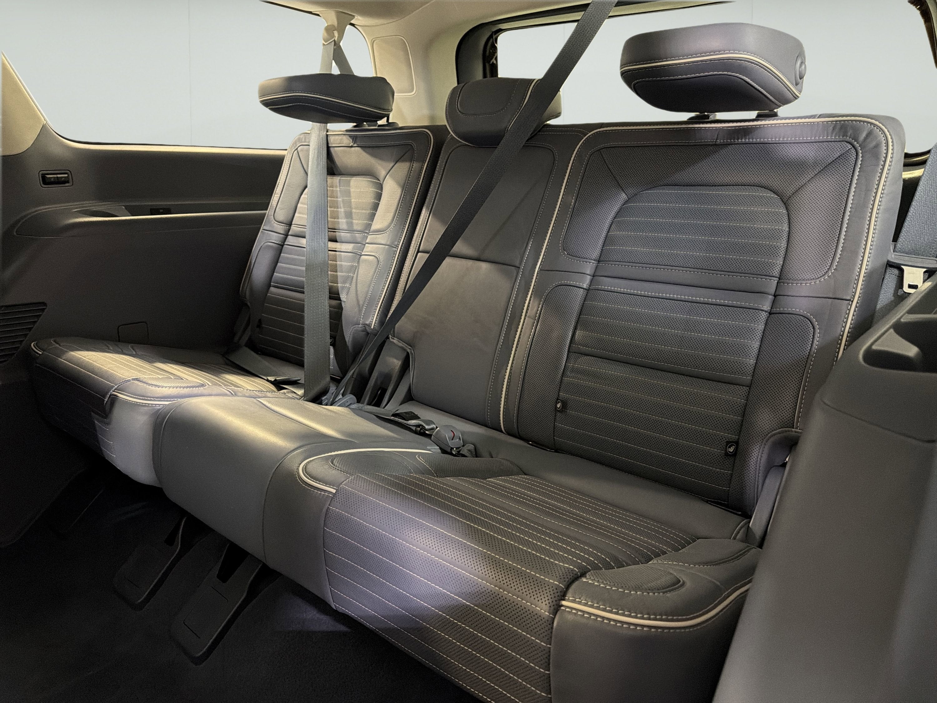 2024 Lincoln Navigator L Black Label