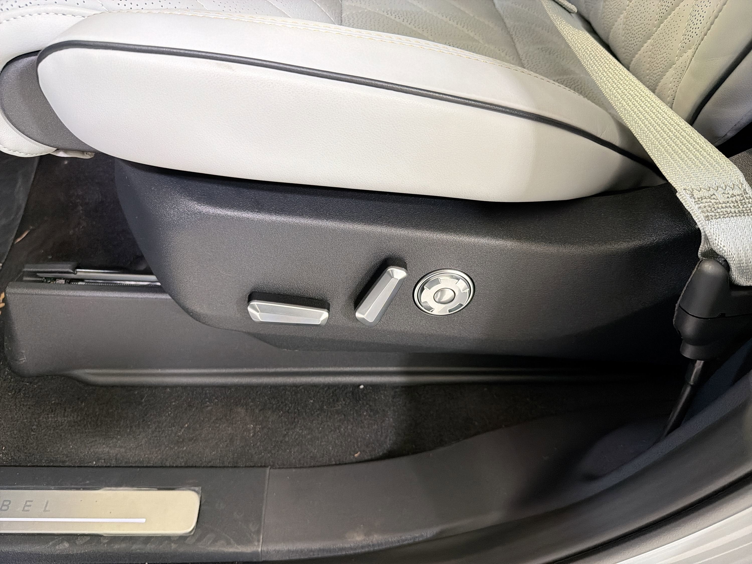 2025 Lincoln Navigator L Black Label