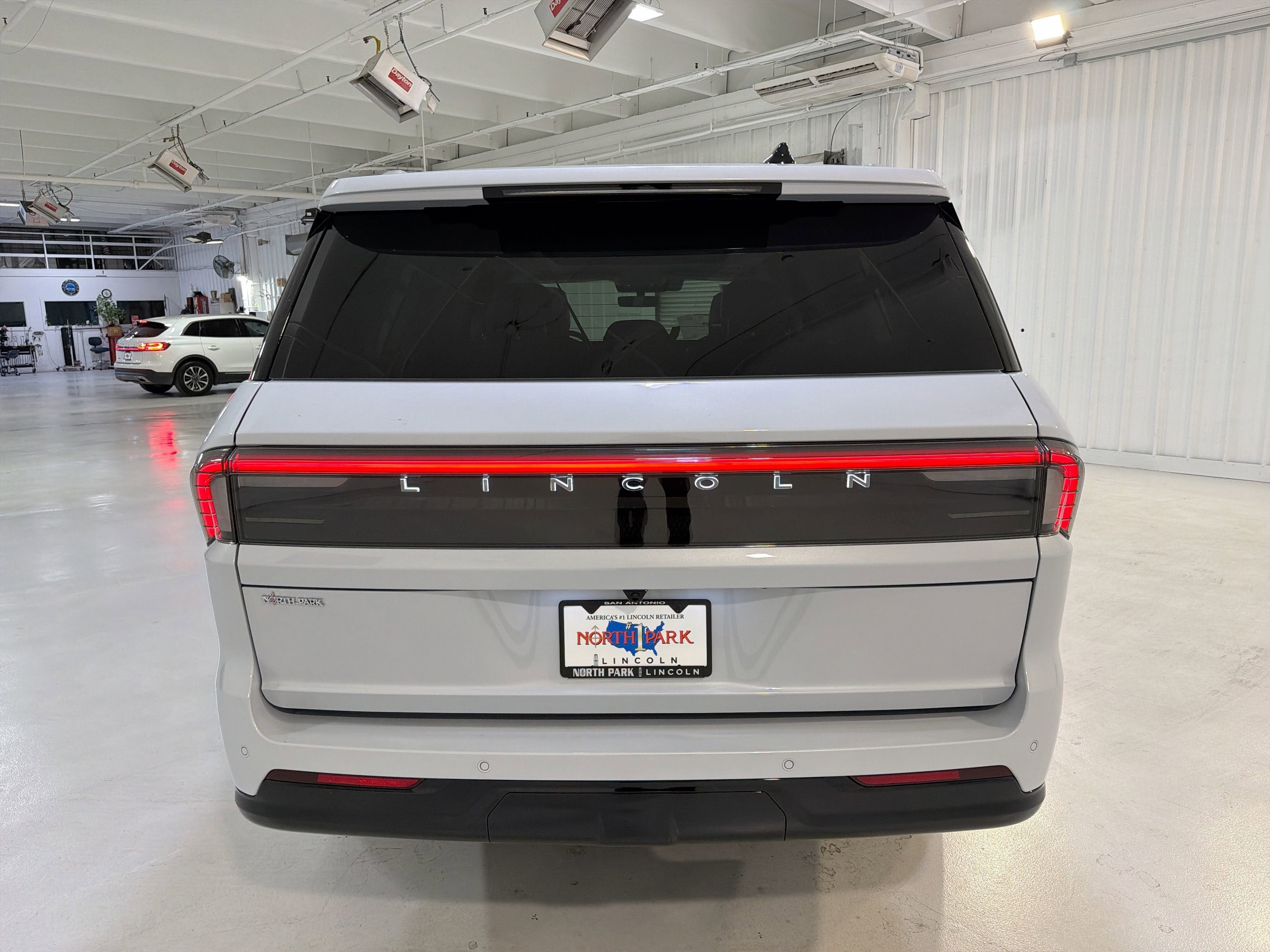 2025 Lincoln Navigator L Black Label