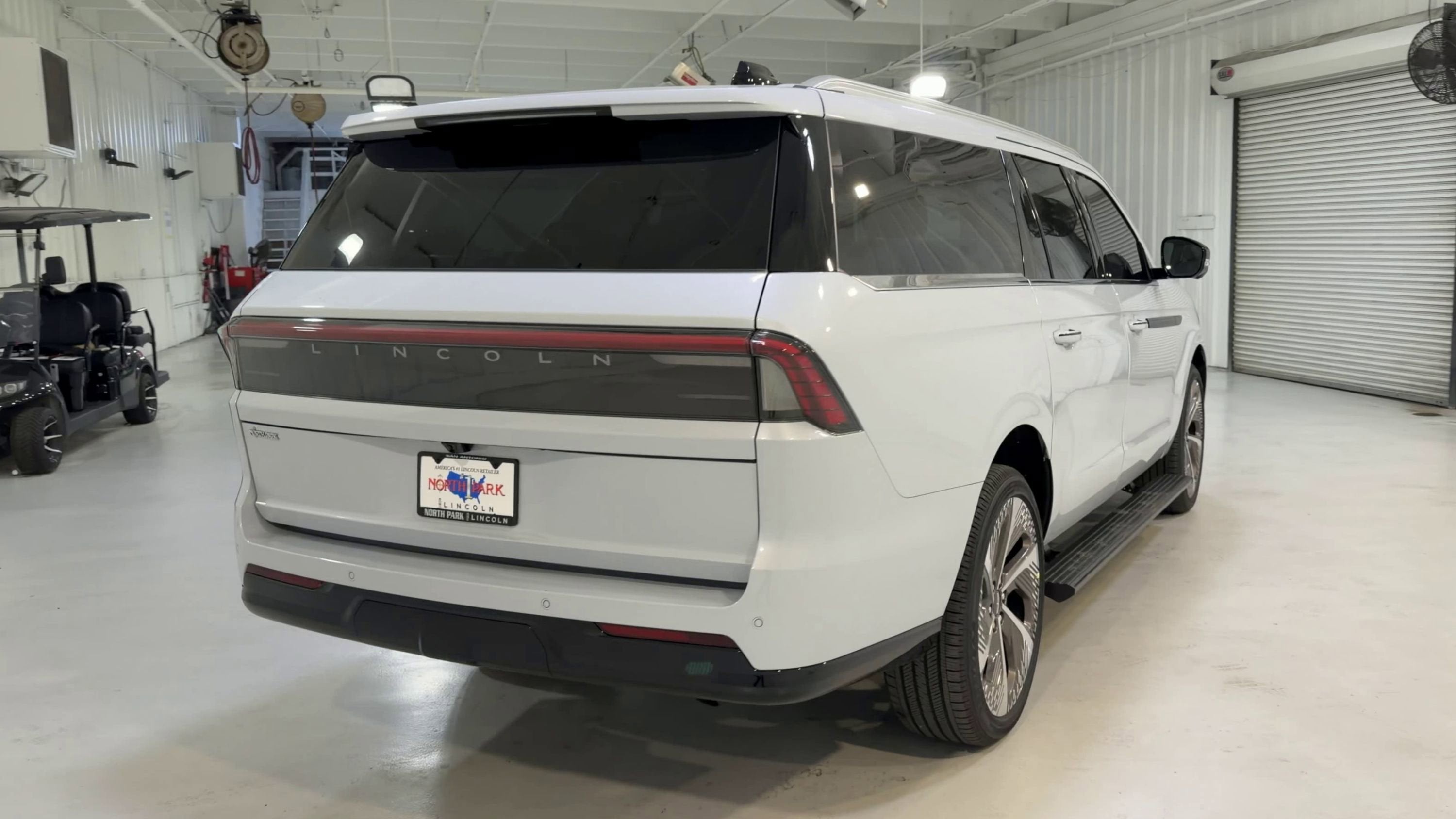 2025 Lincoln Navigator L Black Label