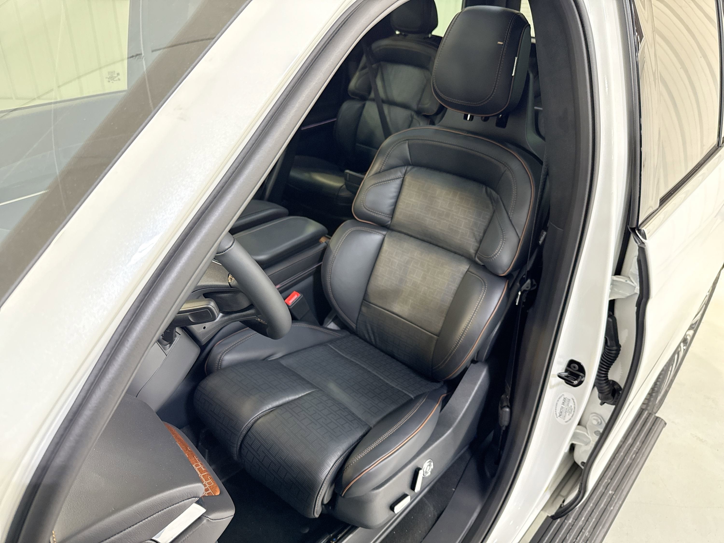 2025 Lincoln Navigator L Black Label