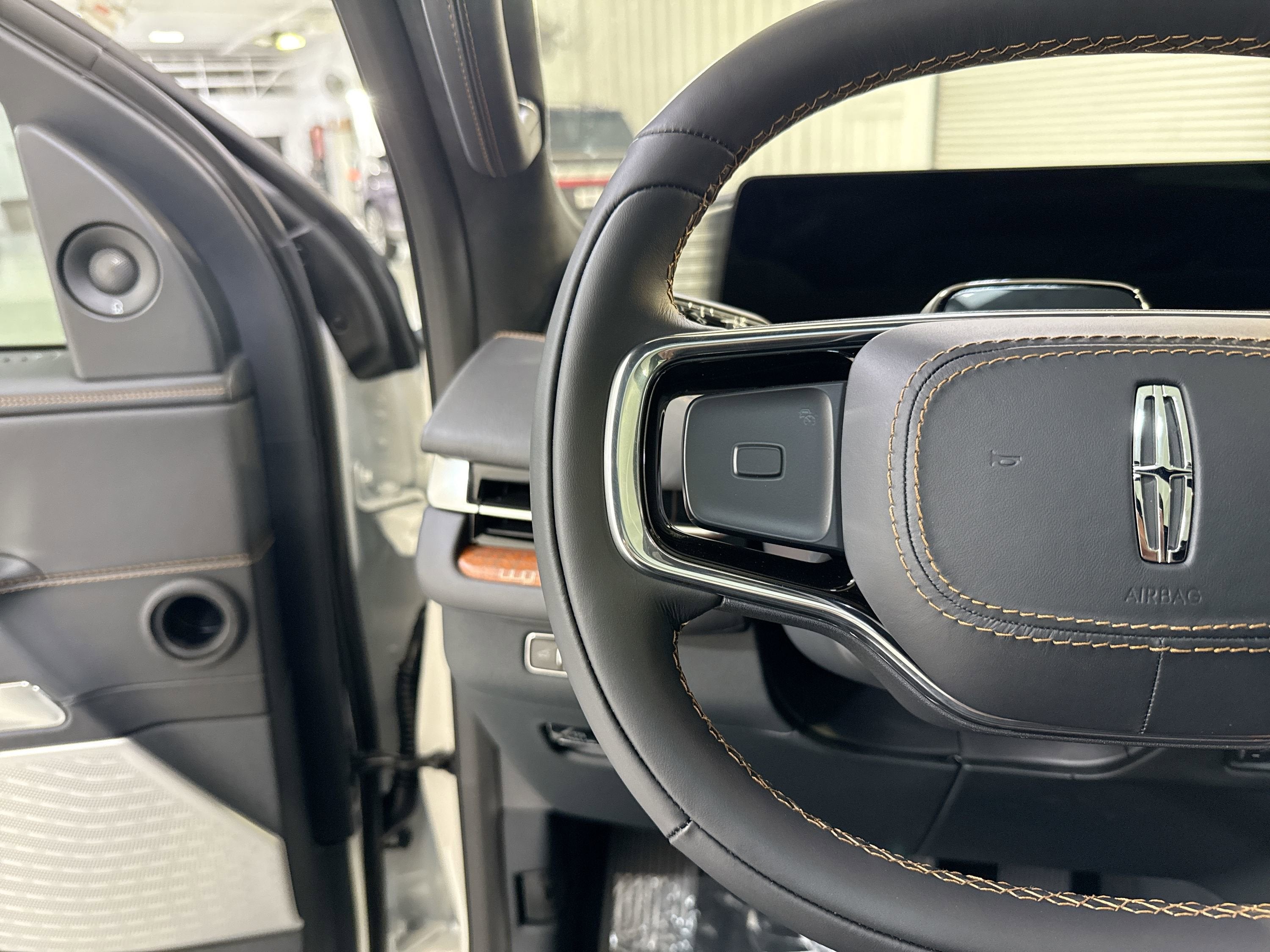 2025 Lincoln Navigator L Black Label