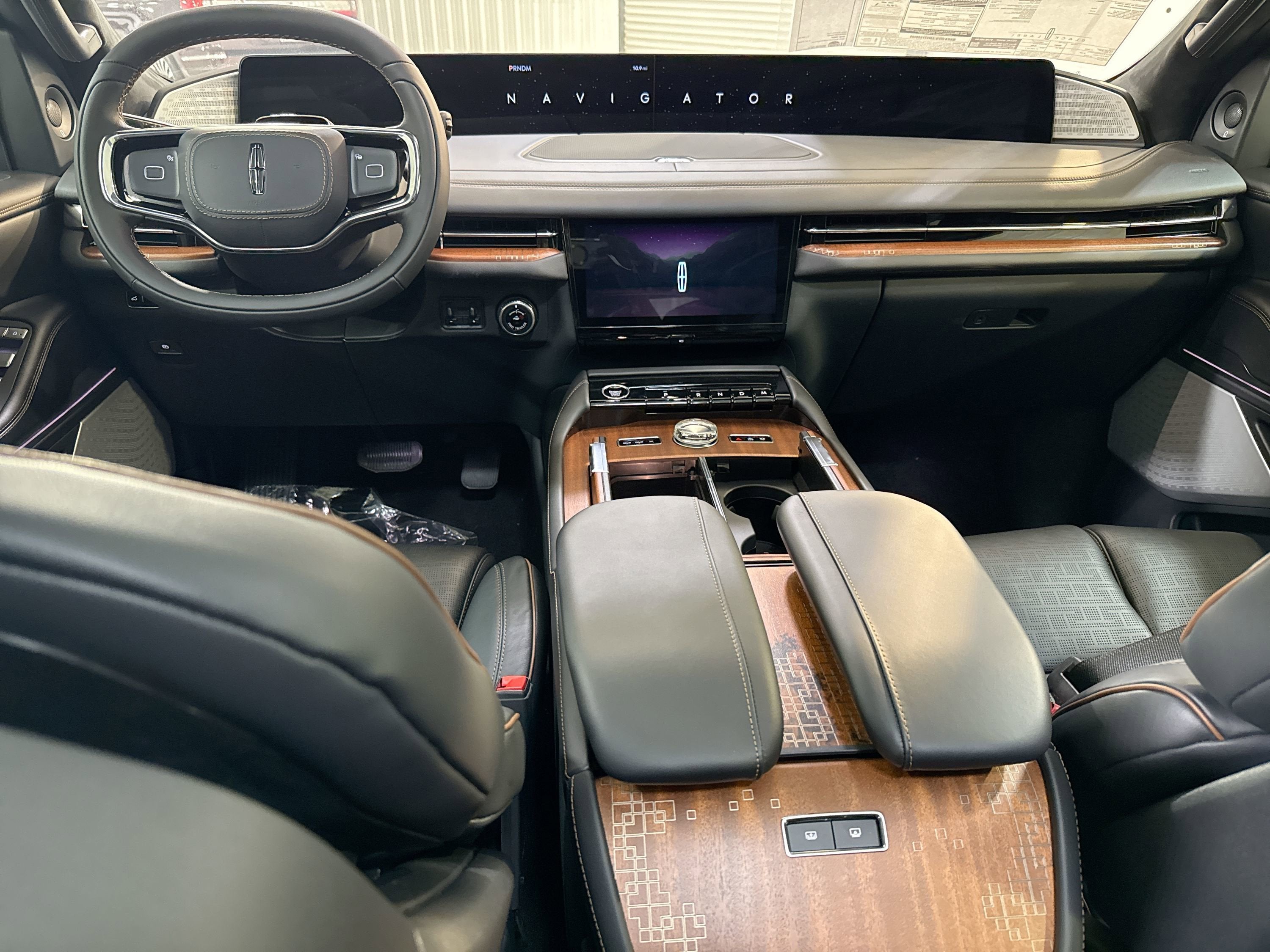 2025 Lincoln Navigator L Black Label