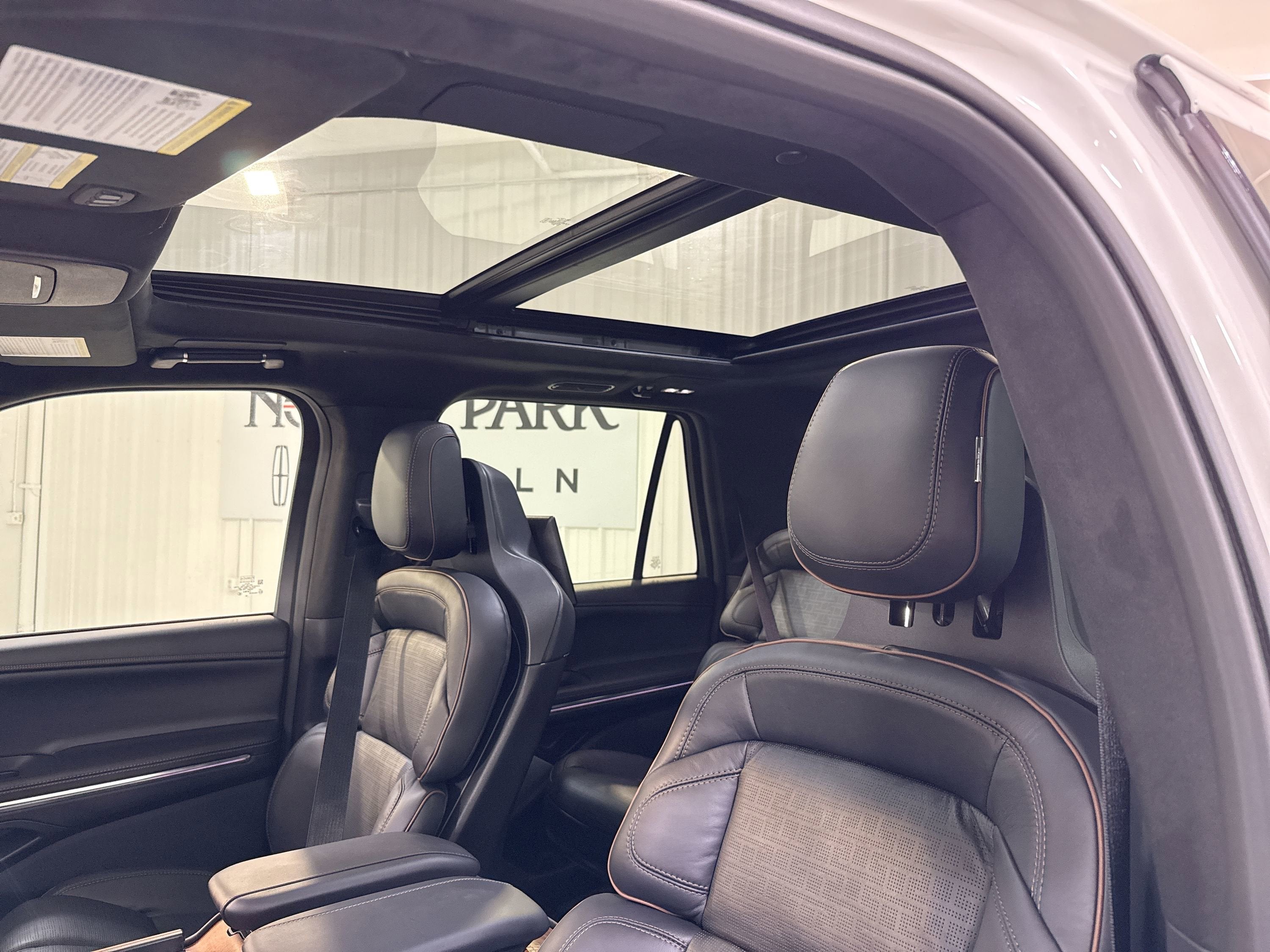 2025 Lincoln Navigator L Black Label