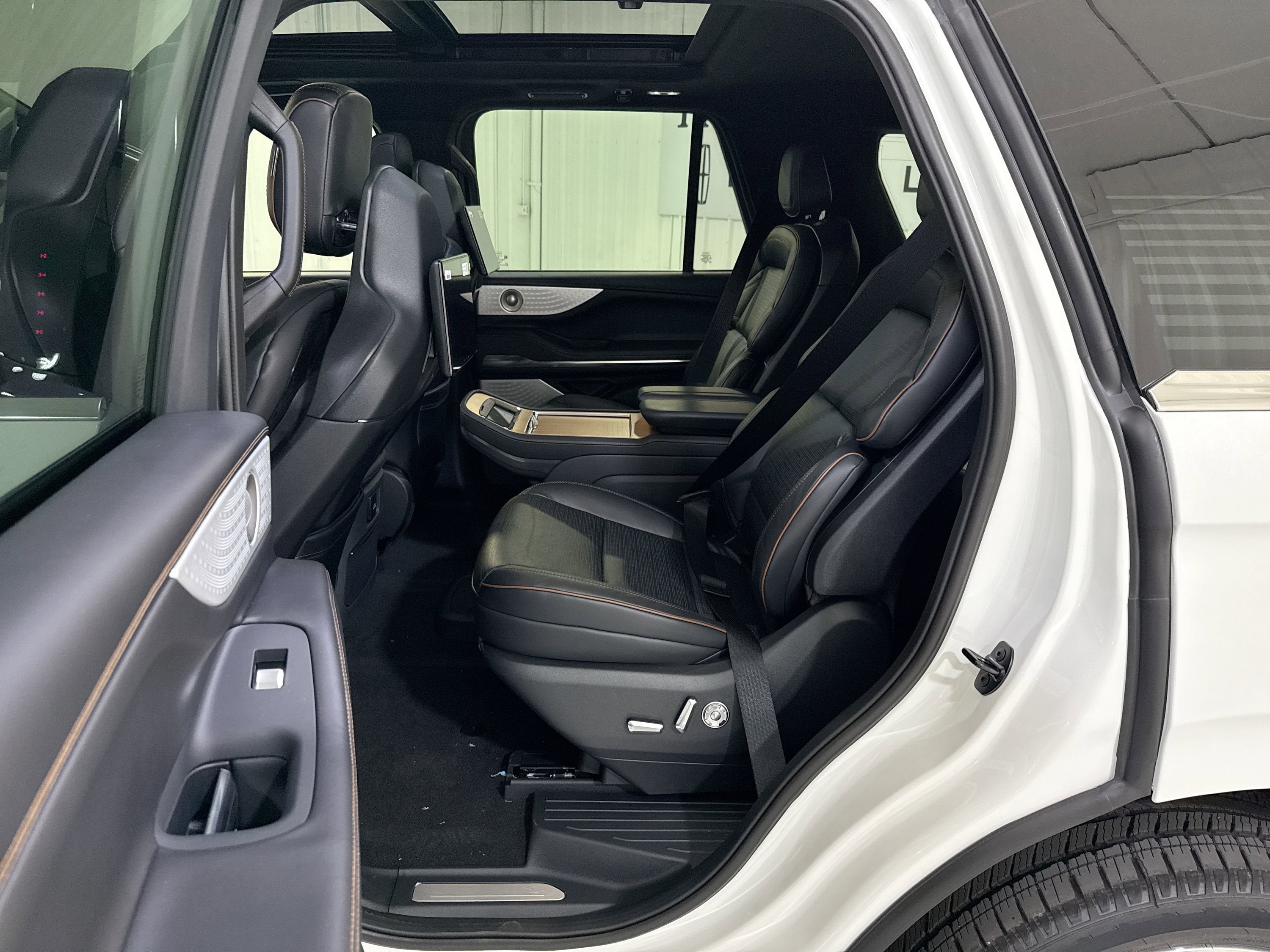 2025 Lincoln Navigator L Black Label